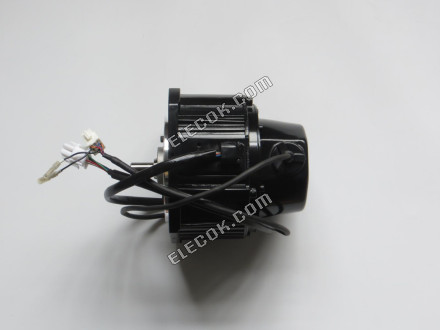 YASKAWA AC SZERVóMOTOR 550W 4.0A 2000RPM 200V SGMDH-06A2A-YR13 használt 