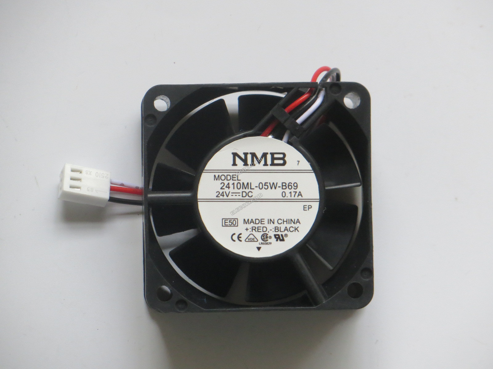 NMB 2410ML-05W-B69-E50 24V 0,17A 3 vodiče Chladicí Ventilátor 