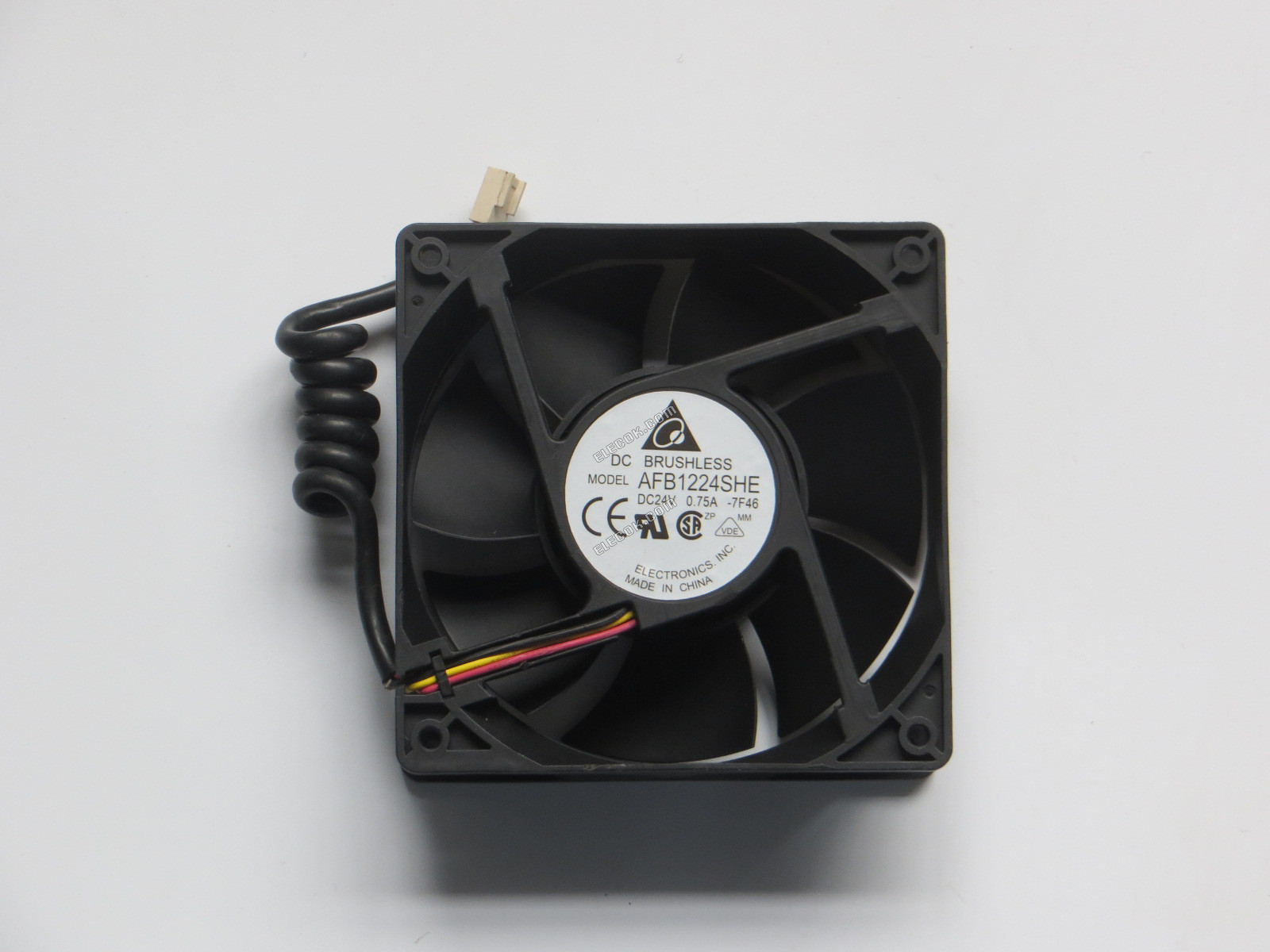 AFB1224SHE-7F46 DC24V, 75A 3 vezeték Hűtőventilátor 