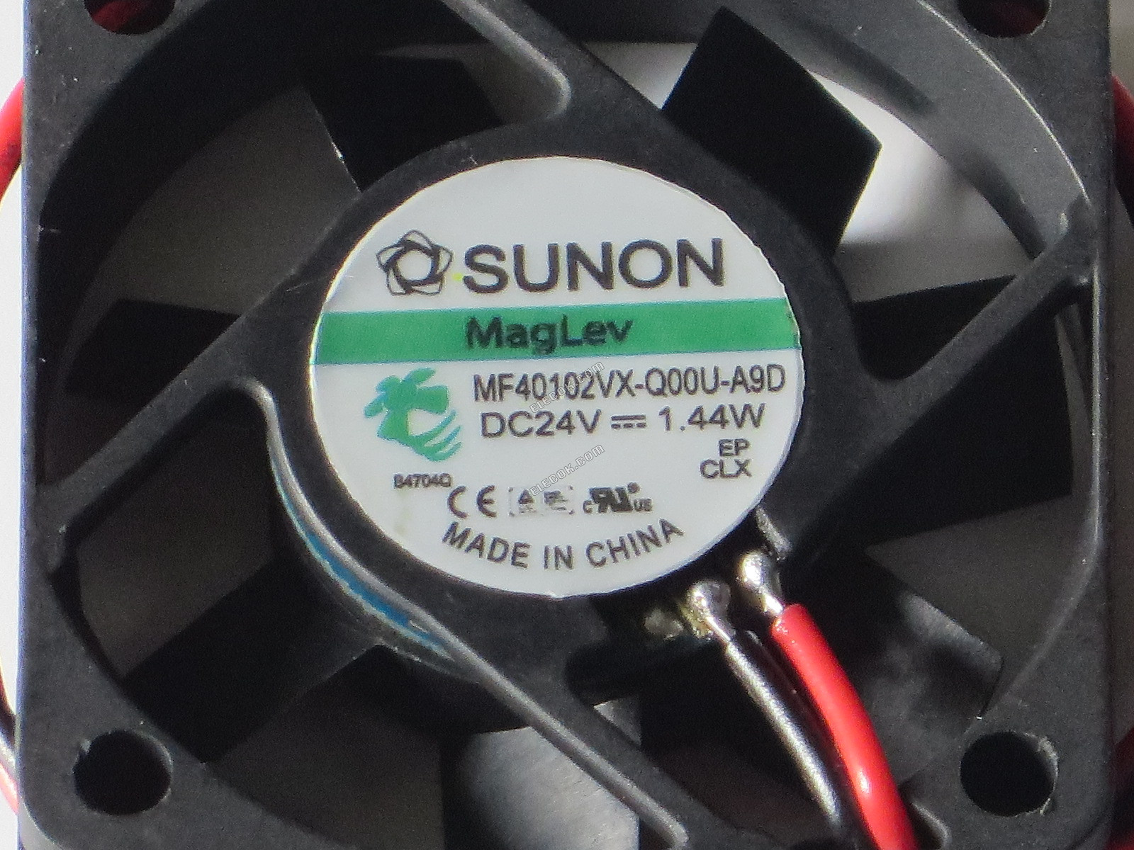 SUNON MF40102VX-Q00U-A9D 24V 1,44W 2 vodiče Chladicí Ventilátor s bílá konektor, repasovaný 