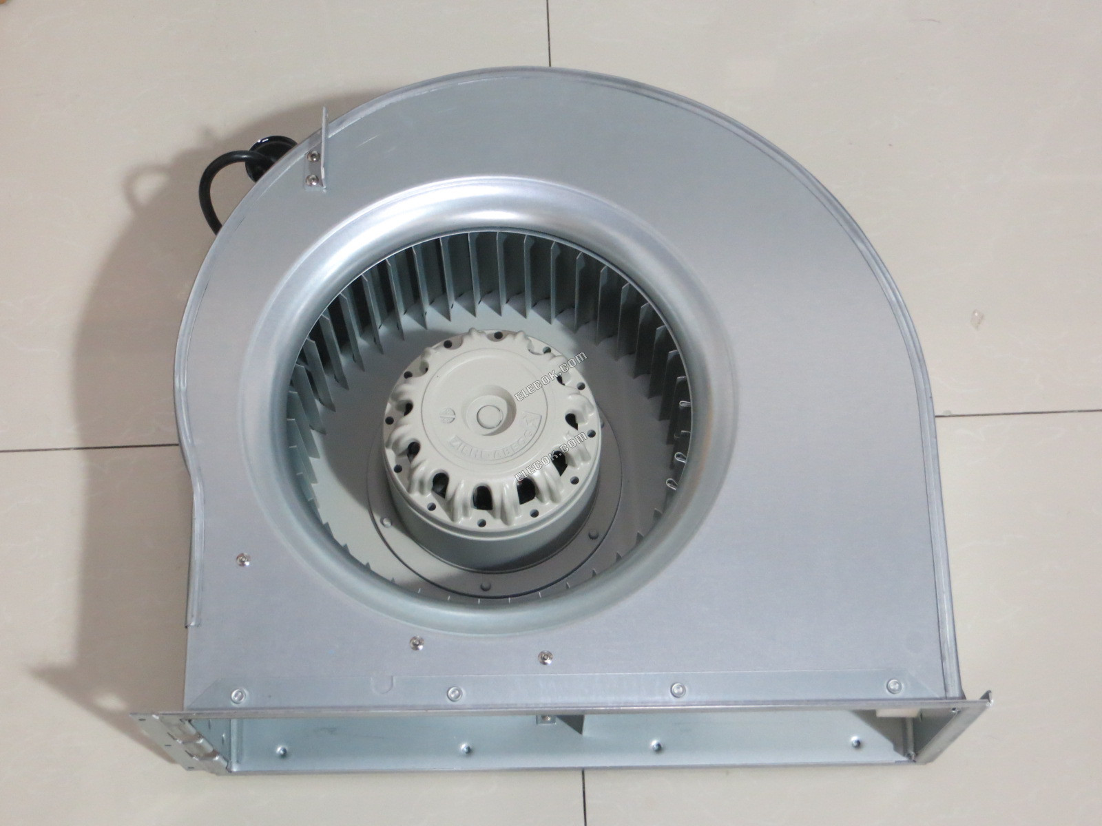 ZIEHL ABEGG RG28P-4EK.4I.1R 230V 50/60HZ 3.0/4,5A Ventilátor 