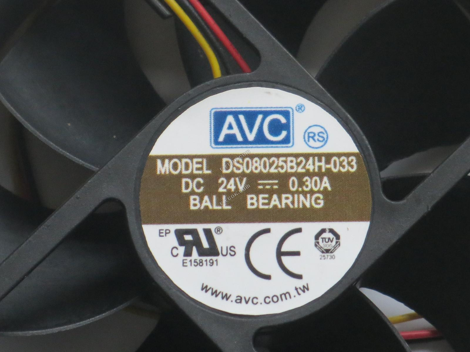 AVC DS08025B24H Server - čtvercový Ventilátor -033, 24V0.30A, sq80x80x25mm, 3W 3 Vodiče 