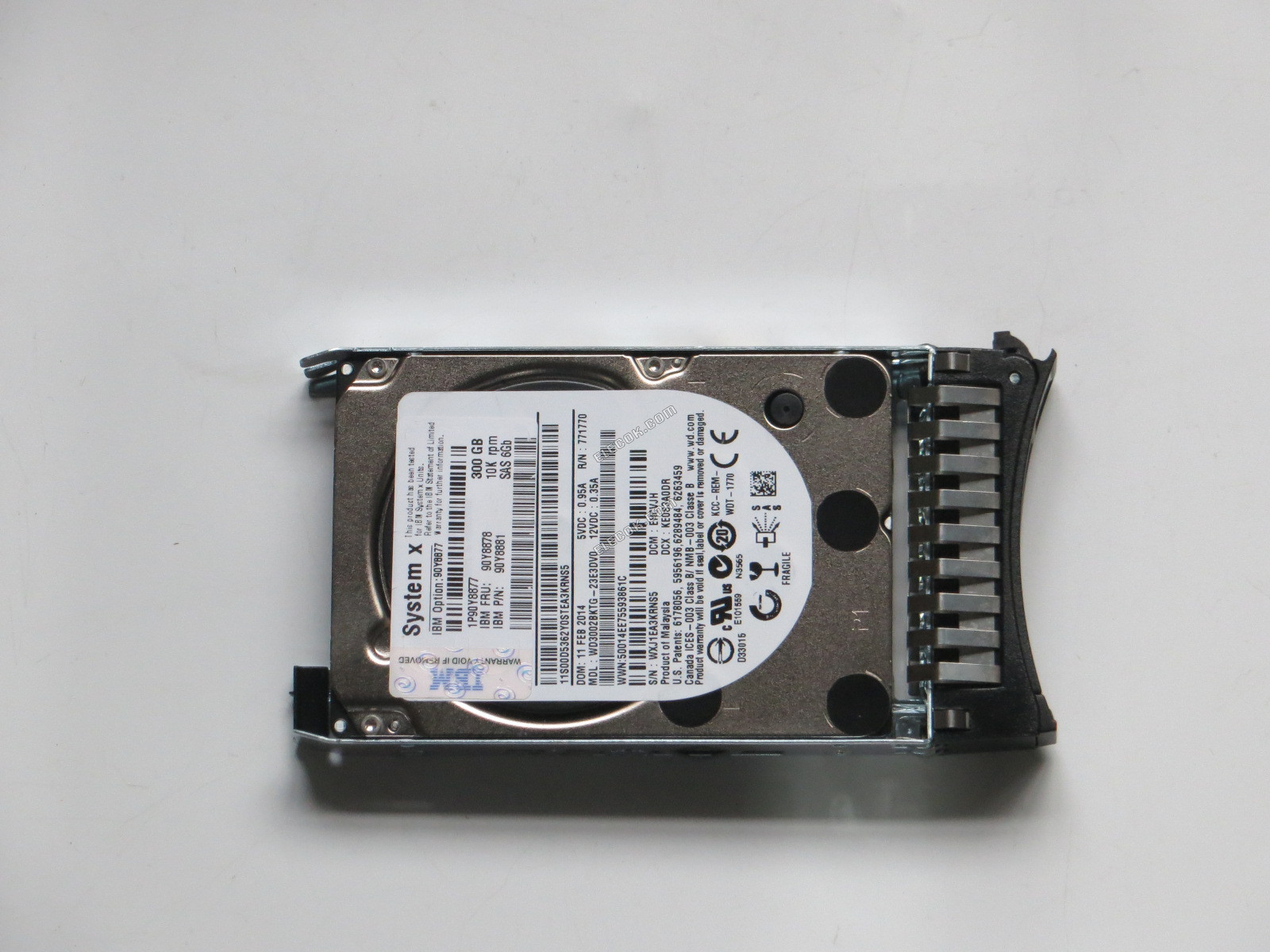 IBM X3650 M4 X3850 X5 server hard drive90Y8877 90Y8878 300G SAS 2.5