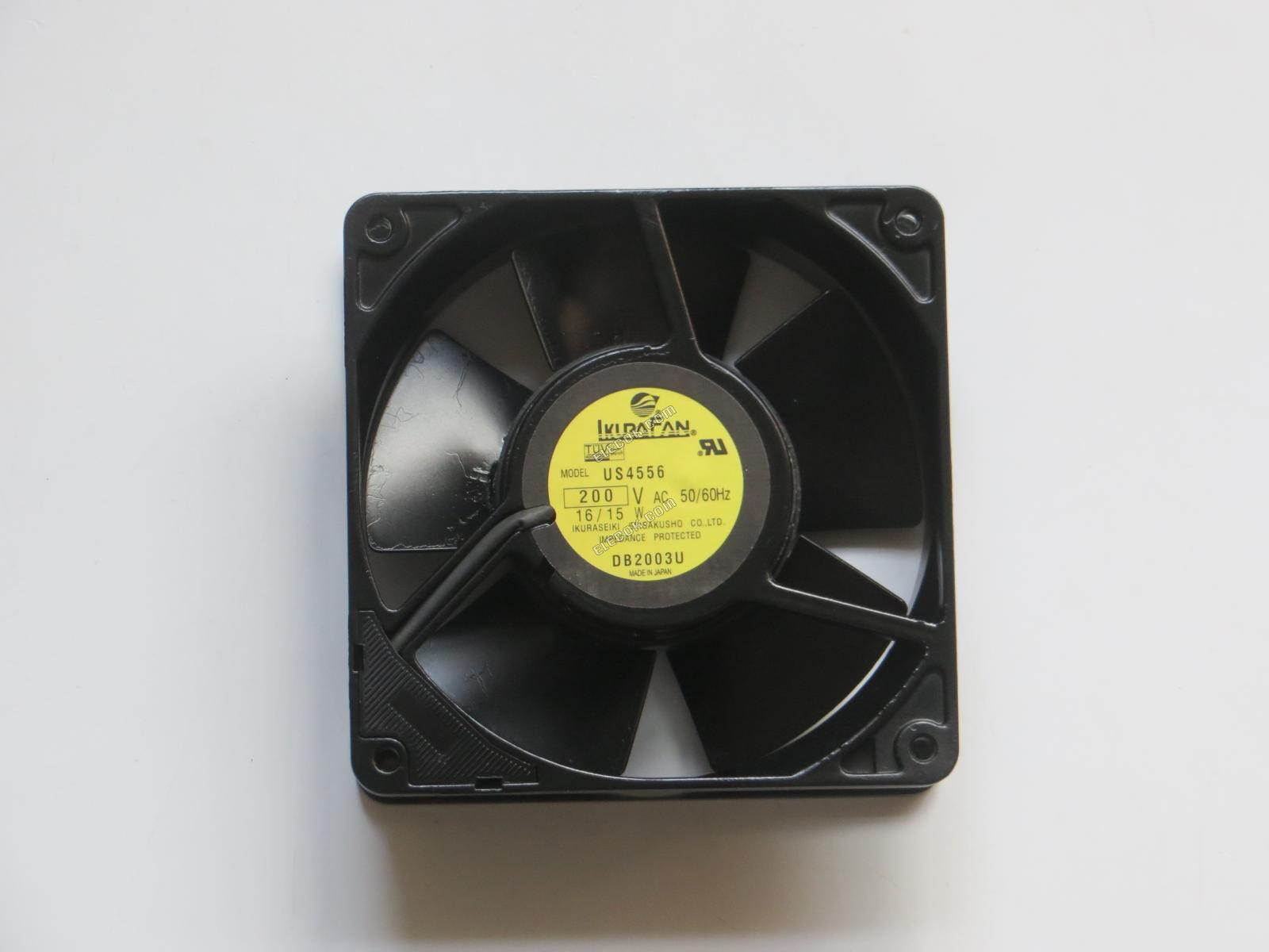 IKURA US4556 200V 15/16W zásuvkové připojení Chladicí Ventilátor bez sensor 