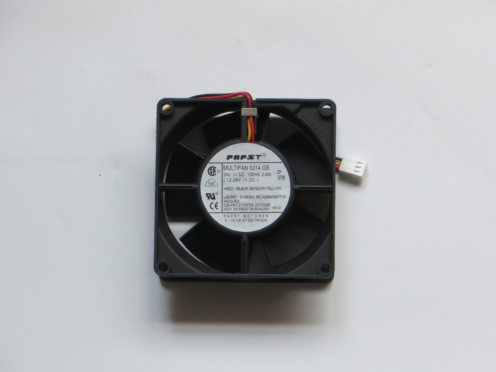 ebm-papst MULTIFAN 3314GS Server - čtvercový Ventilátor w120x3x3, 24V 2,4W 3 vodiče 
