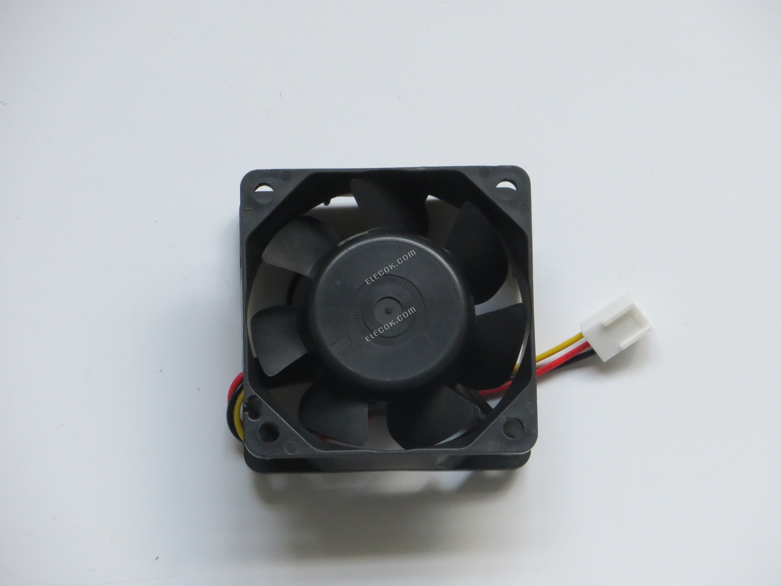 Sanyo 9A0612G4D031 12V 0,24A 3 vezetékek Hűtőventilátor 