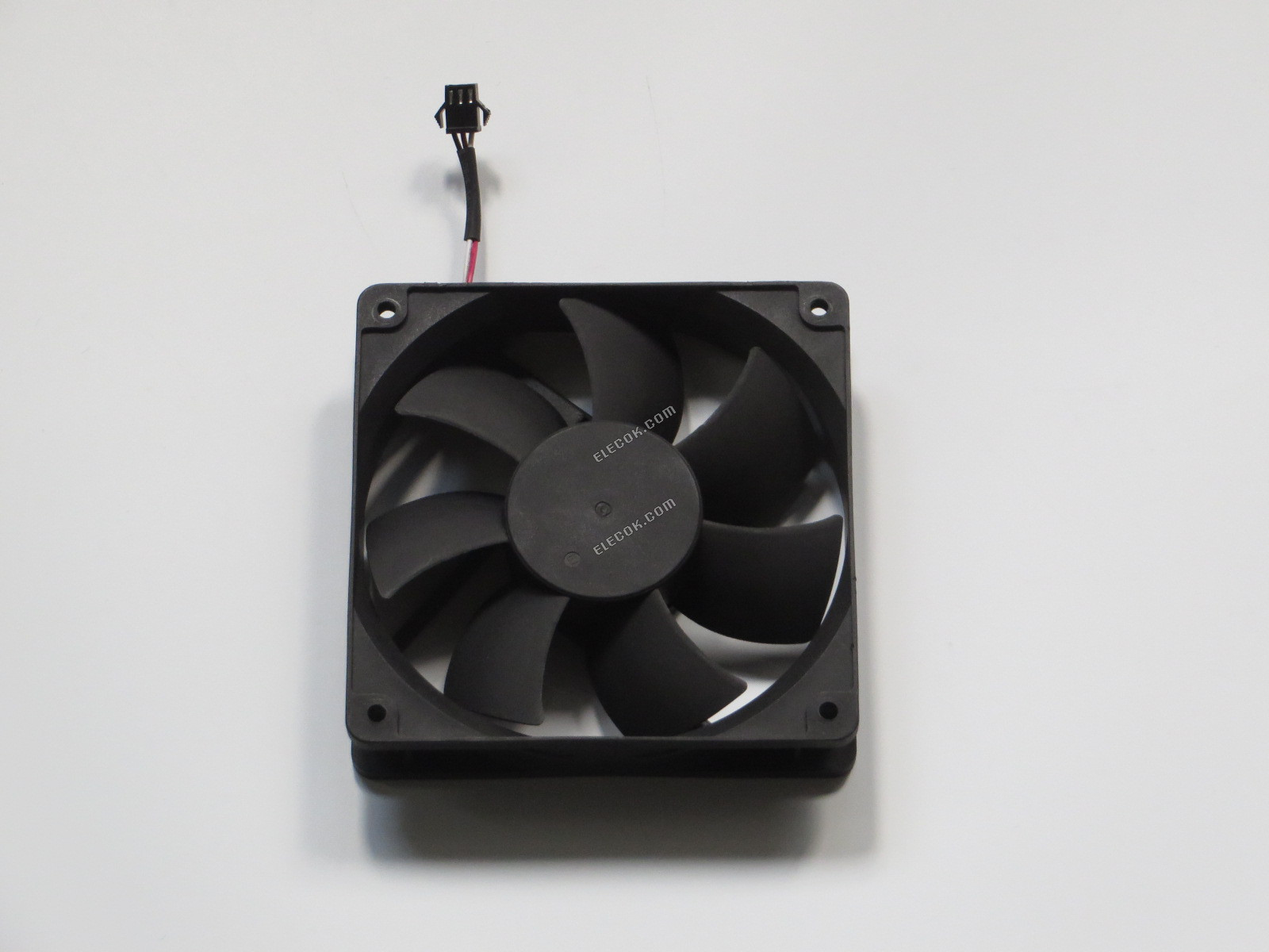 ADDA AD1212HB-A73GL 12V 0,37A 3 vezeték Hűtőventilátor 