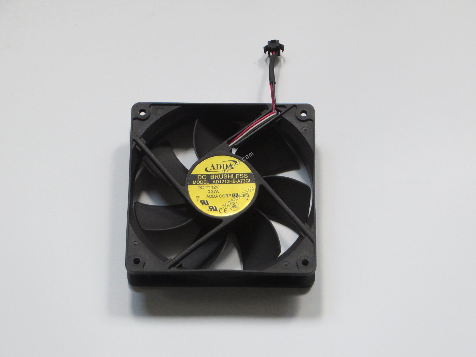 ADDA AD1212HB-A73GL 12V 0,37A 3 vezeték Hűtőventilátor 