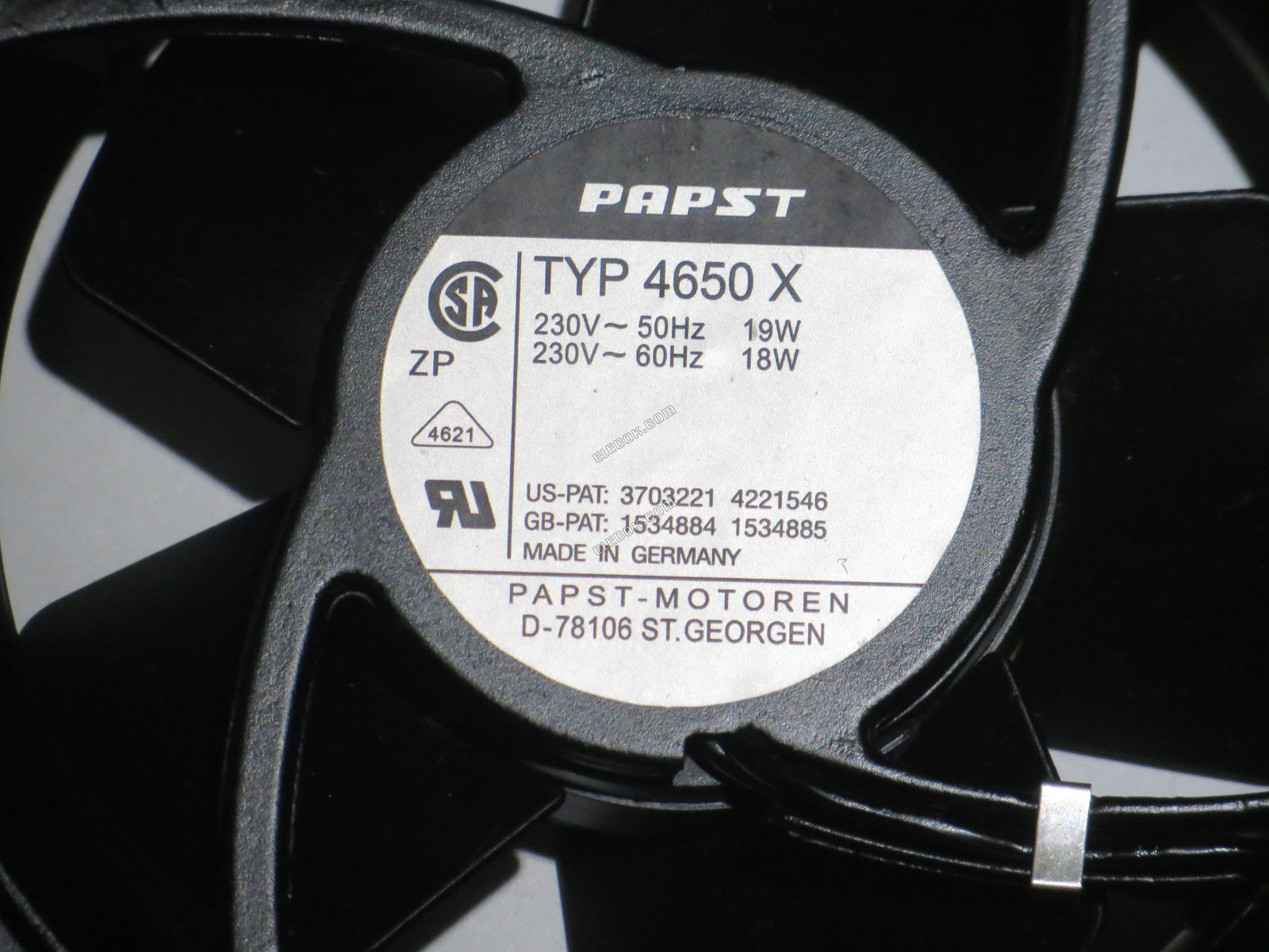 ebm-papst 4650 X Server - čtvercový Ventilátor, sq119x119x38mm, 2 vodiče, AC 230V 18W 