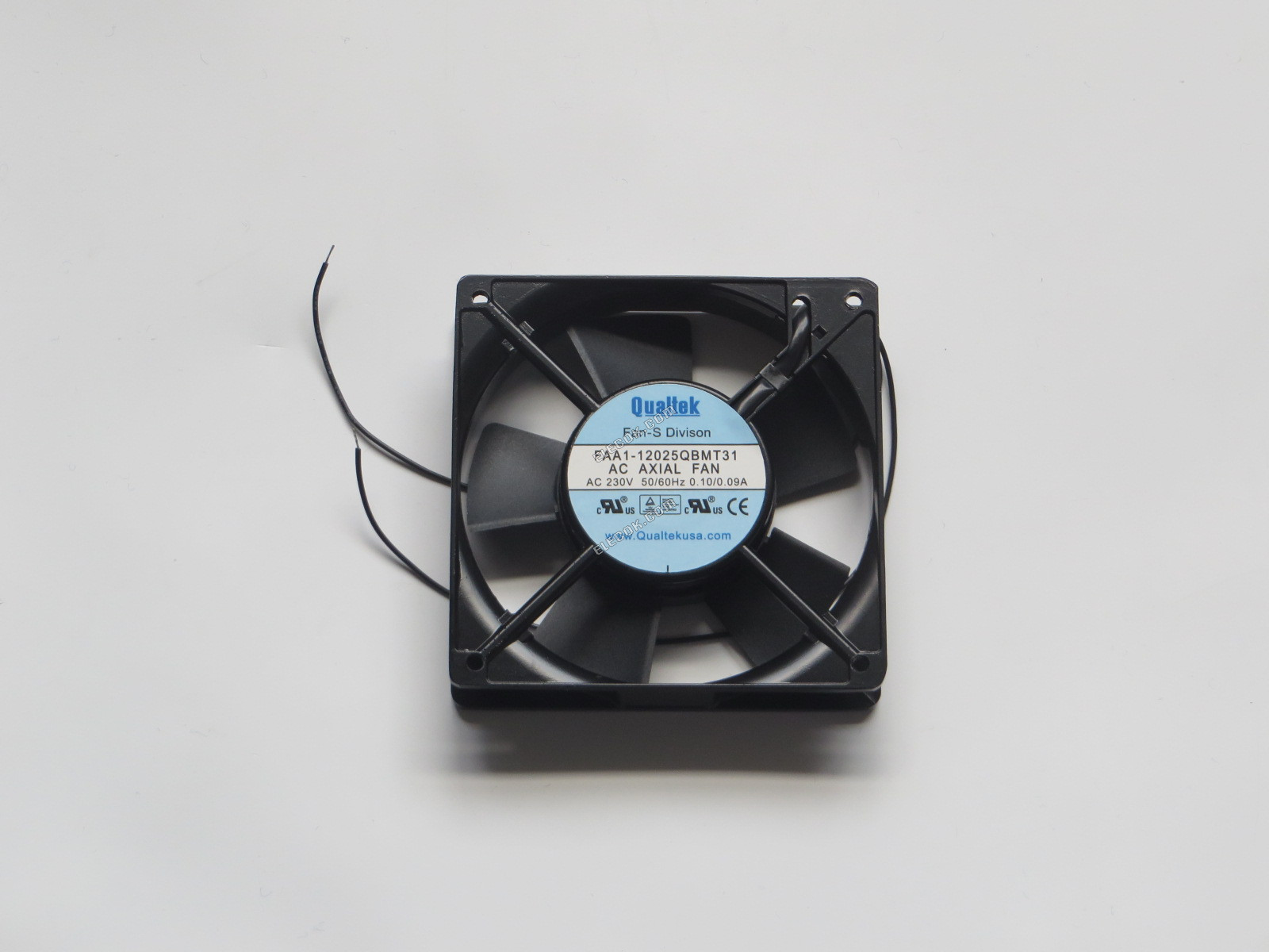 Qualtek FAA1-12025QBMT31 230V 50/60HZ 0.10/0,09A 2 vodiče Chladicí Ventilátor 
