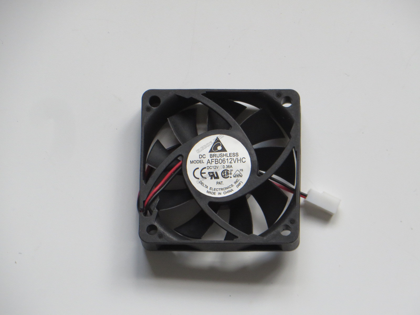 Delta AFB0612VHC 12V 0,36A 2 vodiče Chladicí Ventilátor 