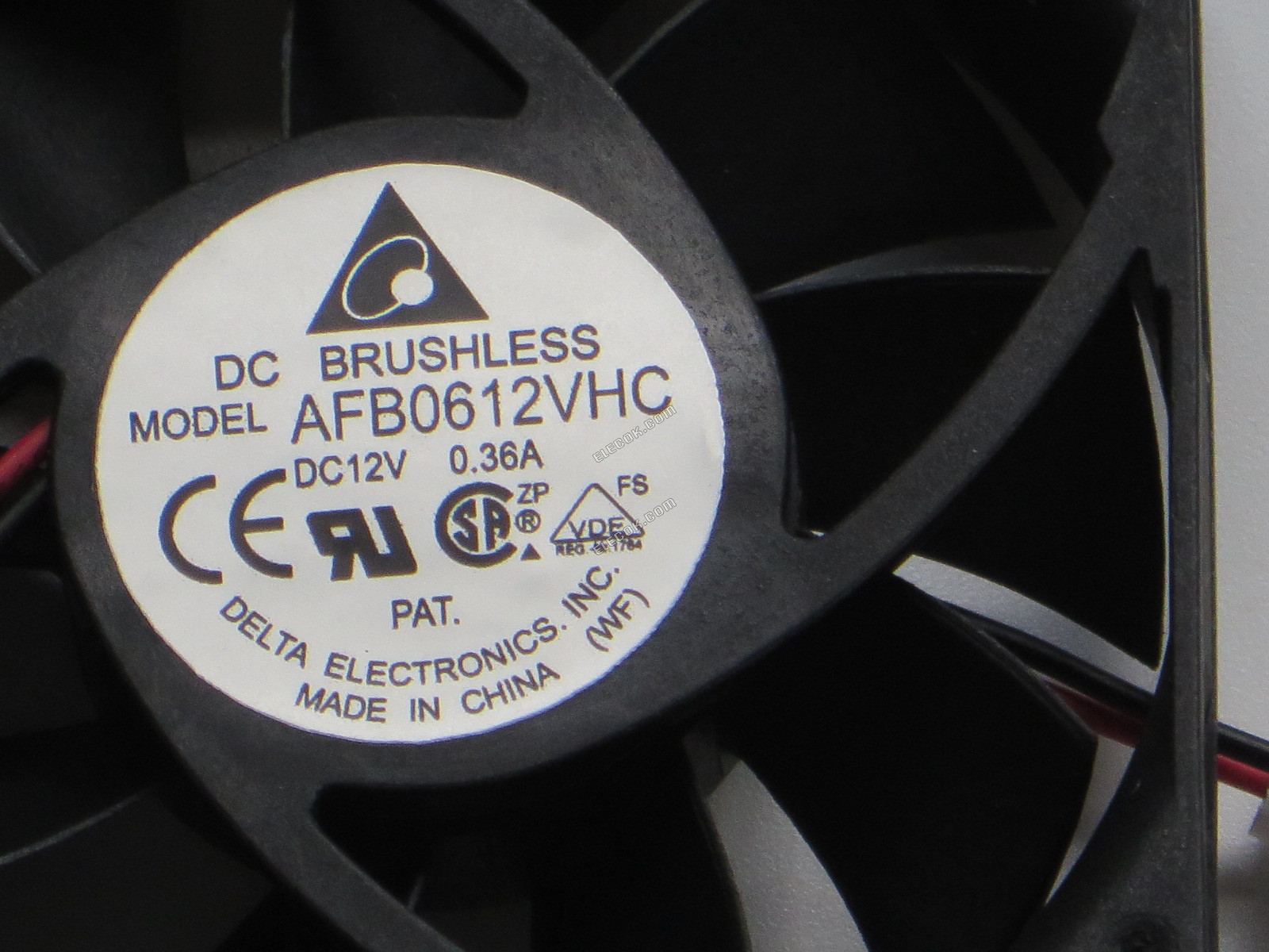 Delta AFB0612VHC 12V 0,36A 2 vodiče Chladicí Ventilátor 