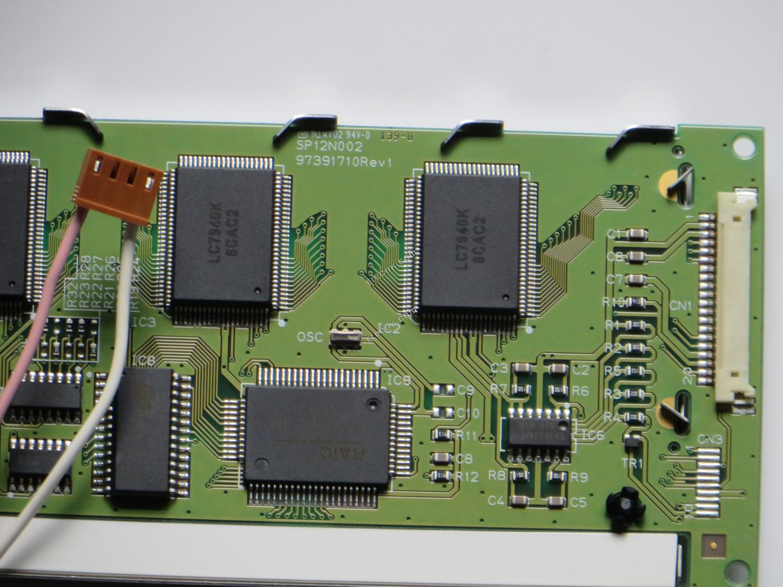 SP12N002 HITACHI 4,8" STN LCD Panel s 12V napětí 