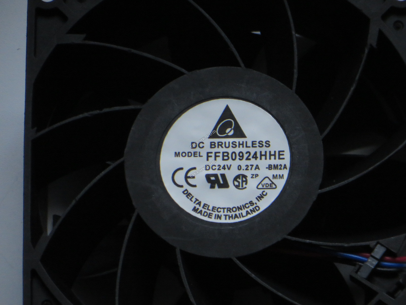 Delta FFB0924HHE-BM2A 24V 0,27A 3 vezeték Hűtőventilátor 