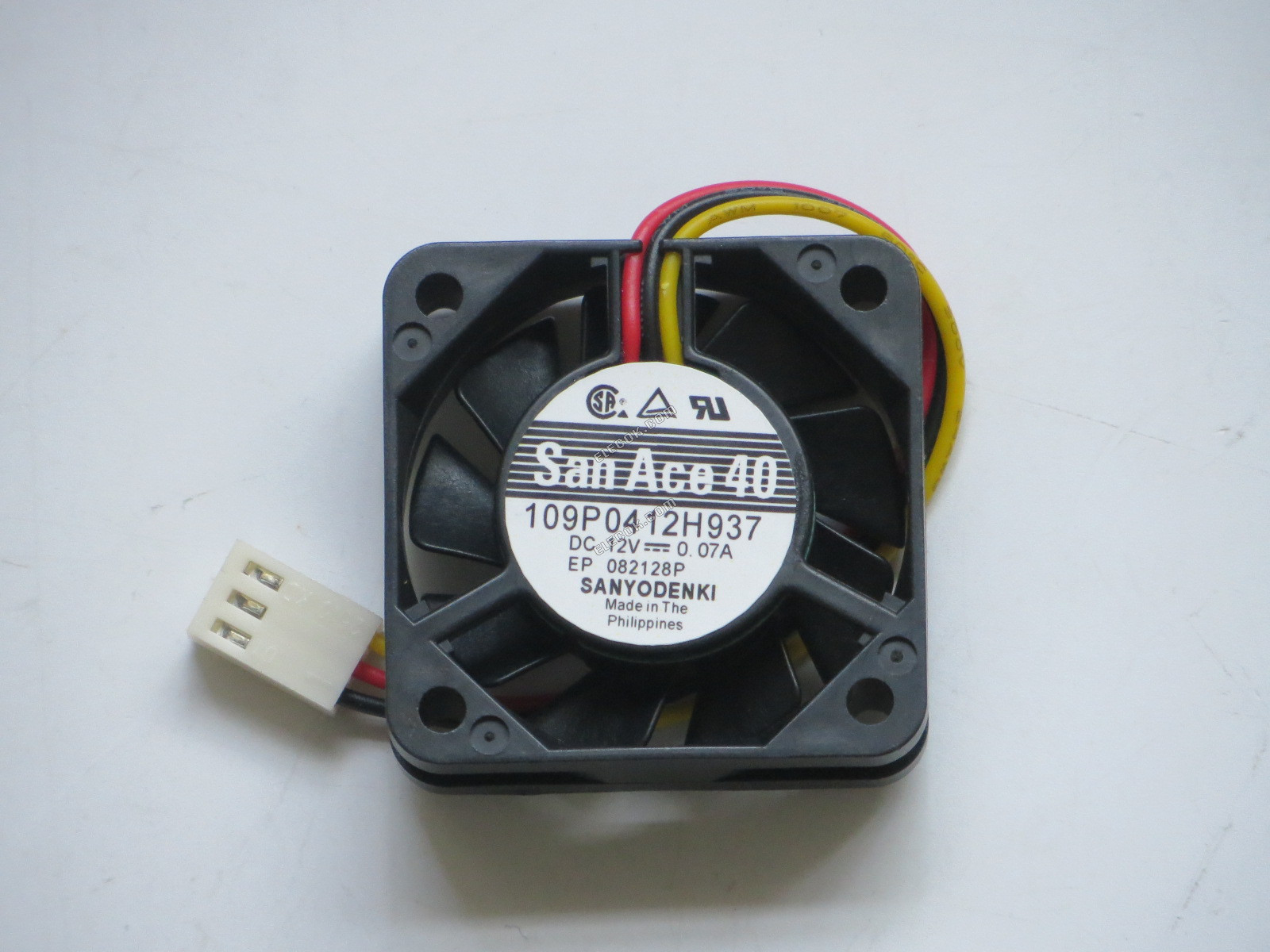 Sanyo Denki 109P0412H937 Szerver - Négyzet Ventilátor 12V0.07A, sq40x40x10mm, 100x3Wx3P 3 Vezeték 