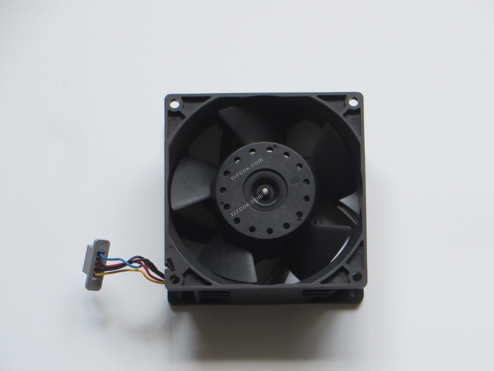 DELTA PFR0912XHE-BC02 12V 4,5A 44,4W 4 vezeték Hűtőventilátor 