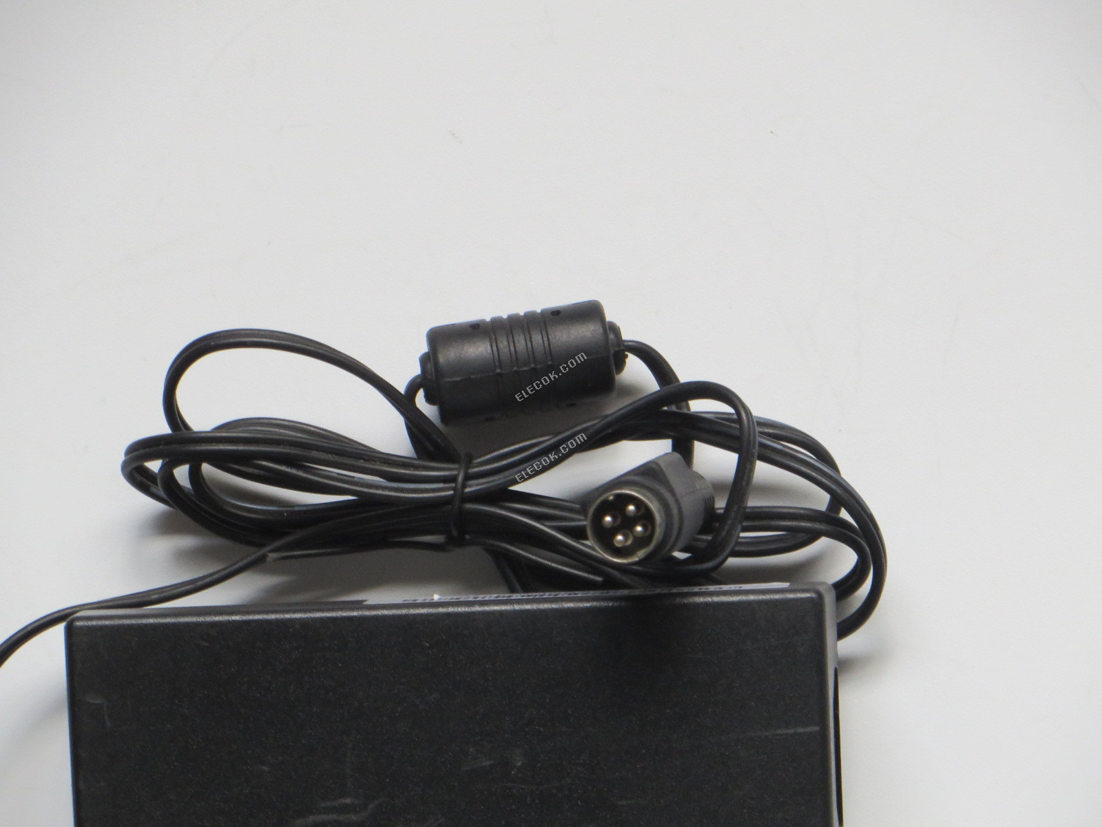 FSP Group Inc FSP030-DGAA1 VáLTóáRAM Adapter - 12V 2,5A, 4-Pin, P1&amp;4=+, C14, használt 