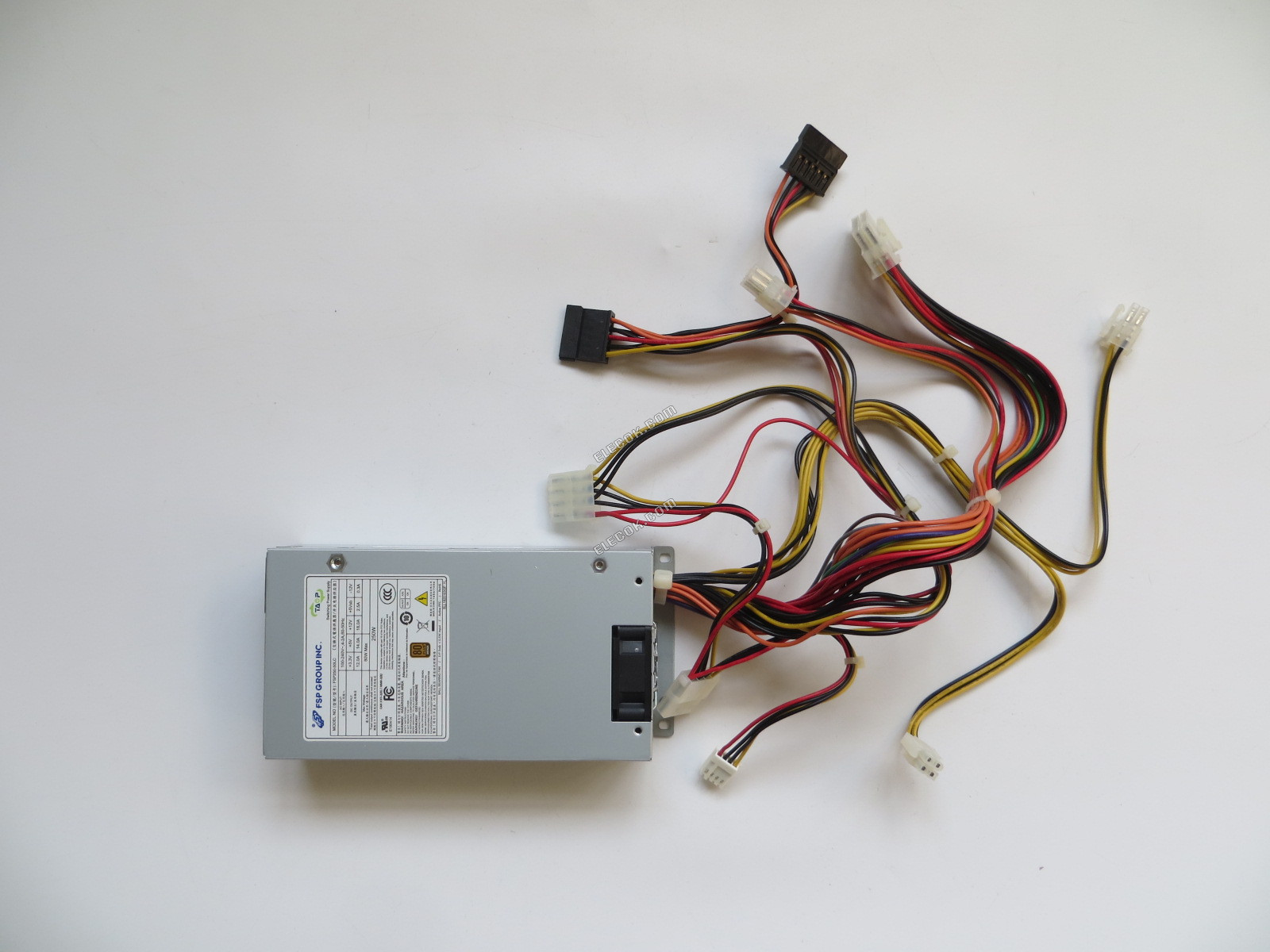 FSP FSP250-50LC 250W IPC Napájecí Zdroj Pro Servery, 150mm*81mm*40.5 mm 
