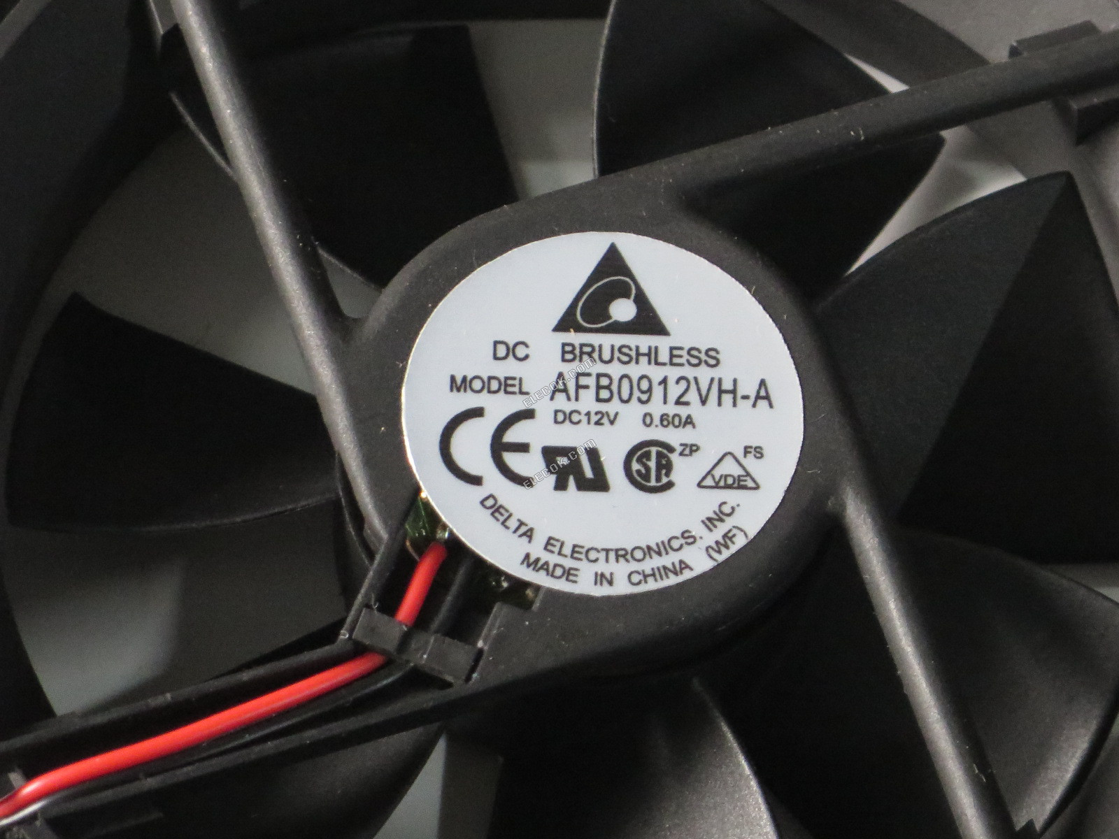 DELTA AFB0912VH-A 12V 0,6A 7,2W 2 vodiče Chladicí Ventilátor 