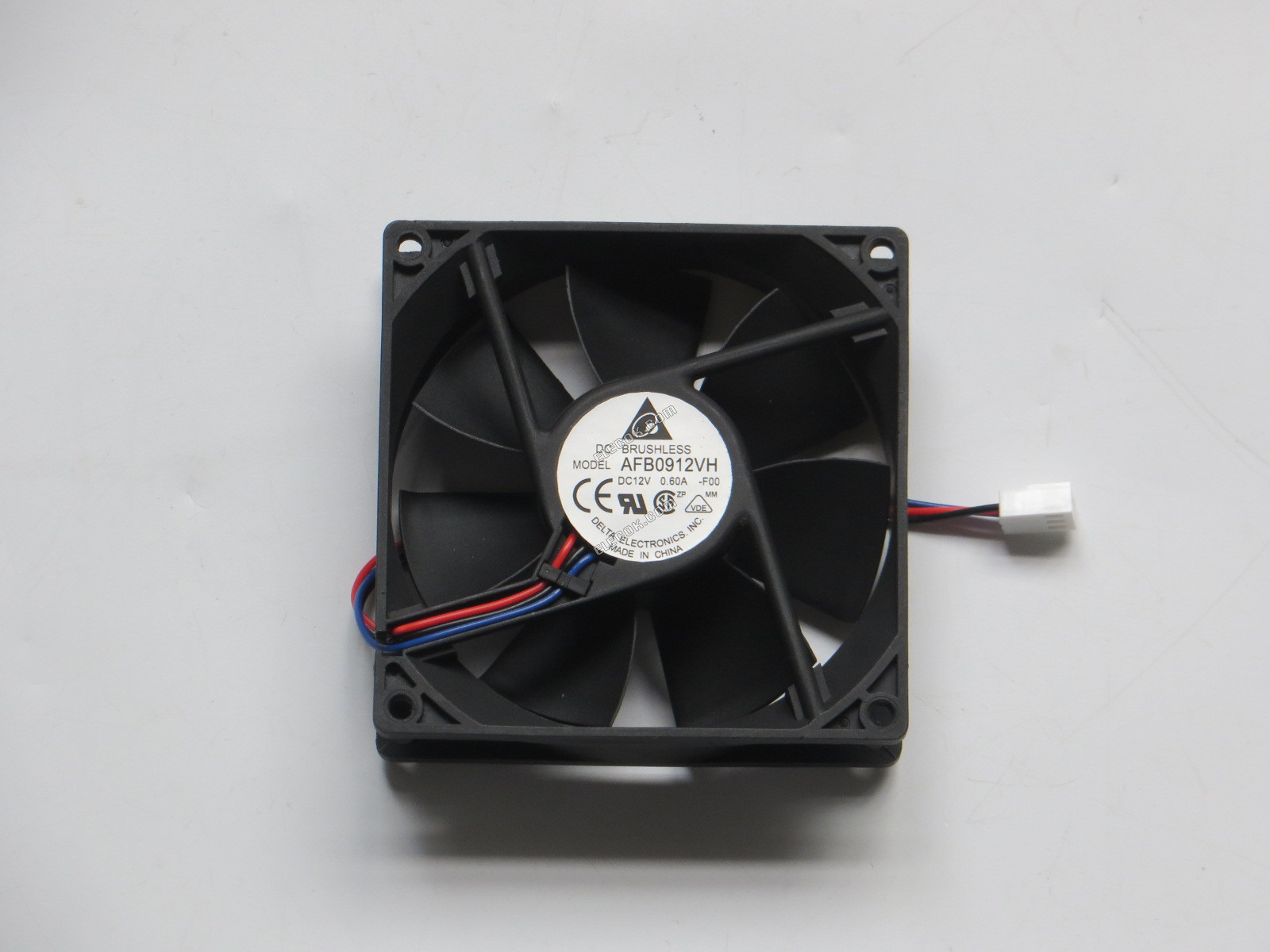 DELTA AFB0912VH-F00 12V 0,6A 4,8W 3 vodiče Chladicí Ventilátor 