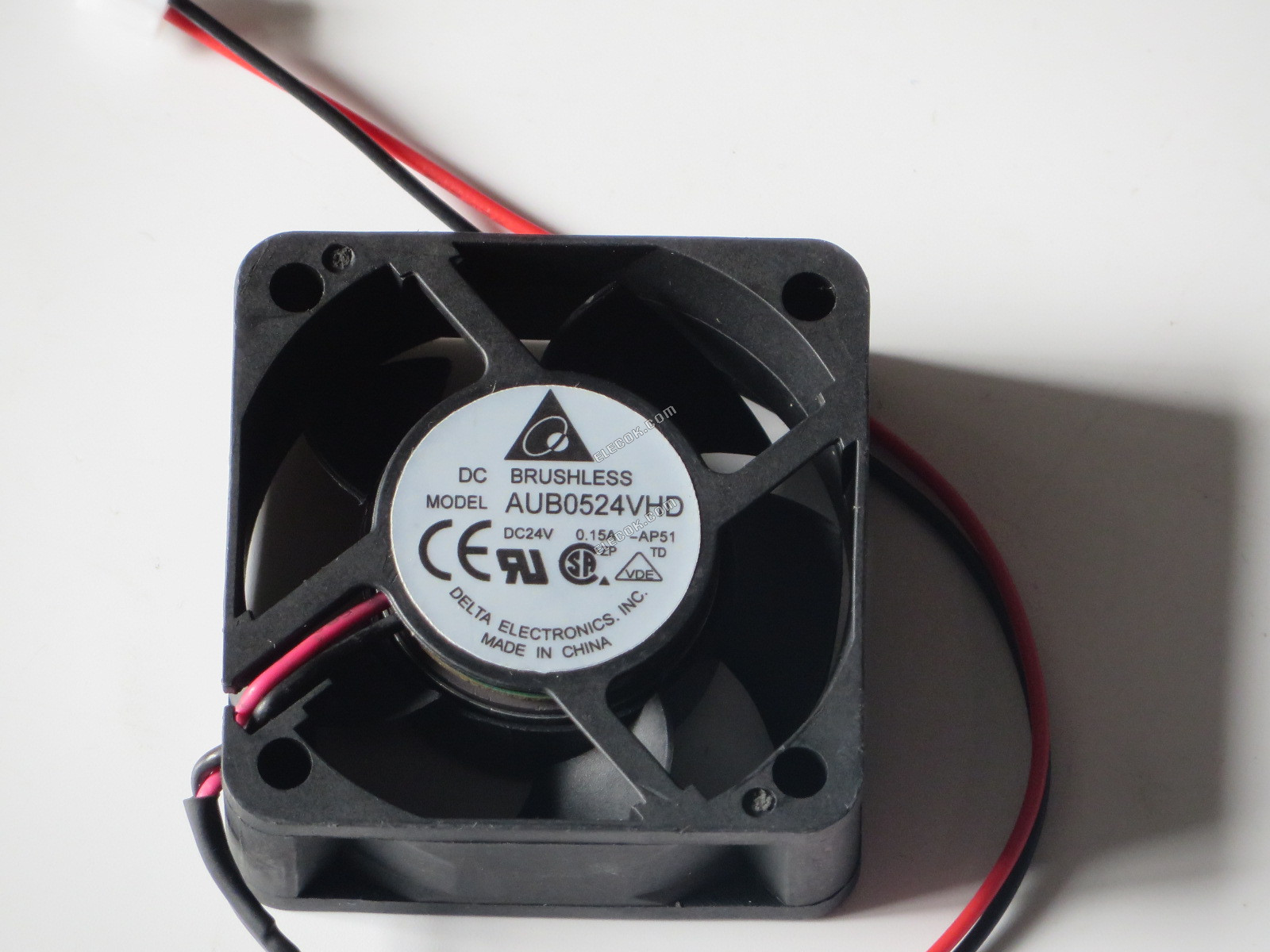 DELTA AUB0524VHD 24V 0,15A 2,4W 2 vodiče Chladicí Ventilátor 