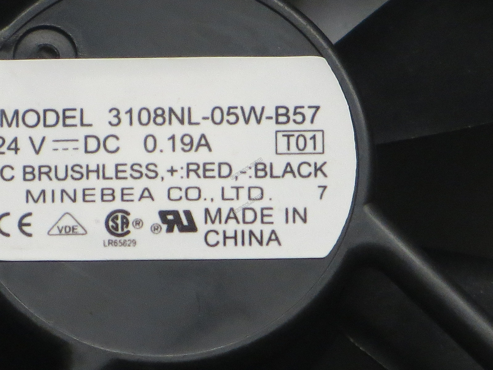 NMB 3108NL-05W-B57 24V 0,19A 3 vezeték hűtőventilátor 