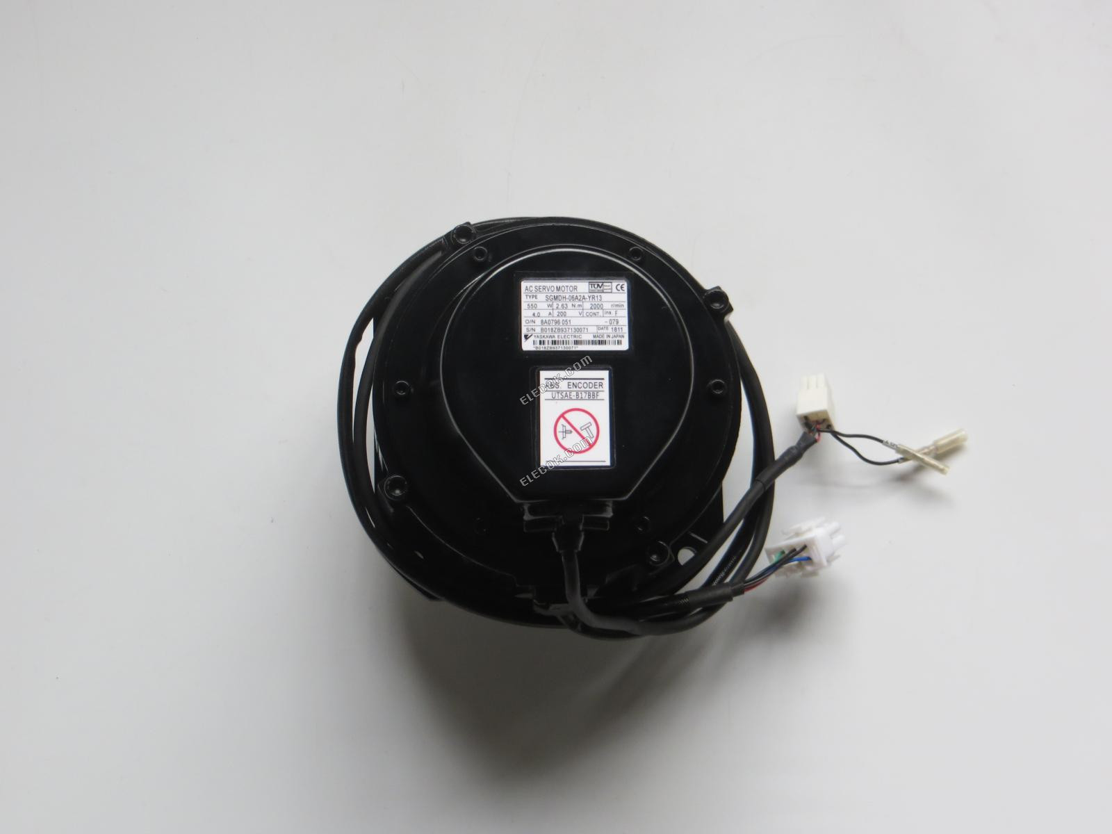 YASKAWA AC SZERVóMOTOR 550W 4.0A 2000RPM 200V SGMDH-06A2A-YR13 használt 