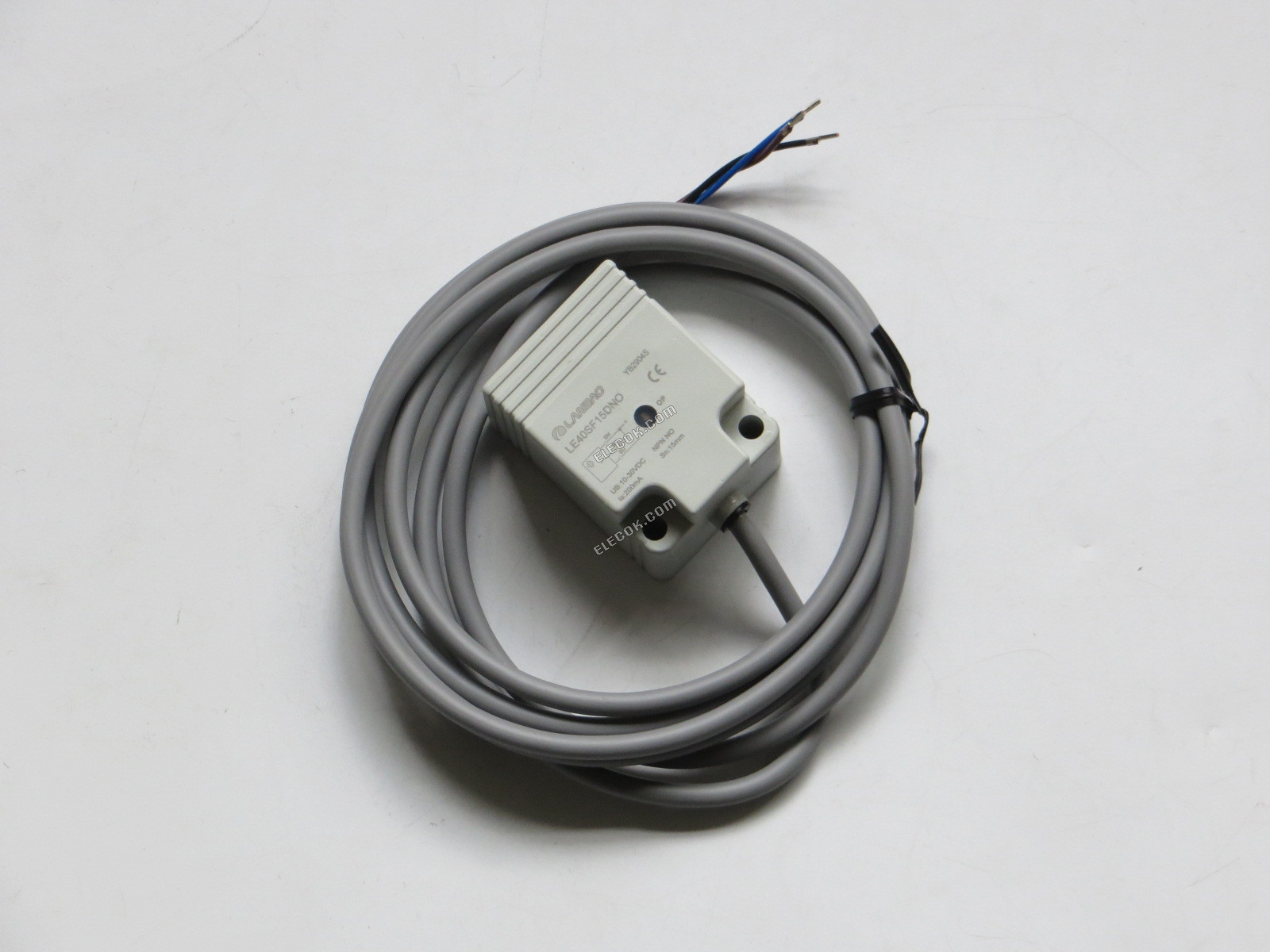 LE40SF15DNO proximity switch 