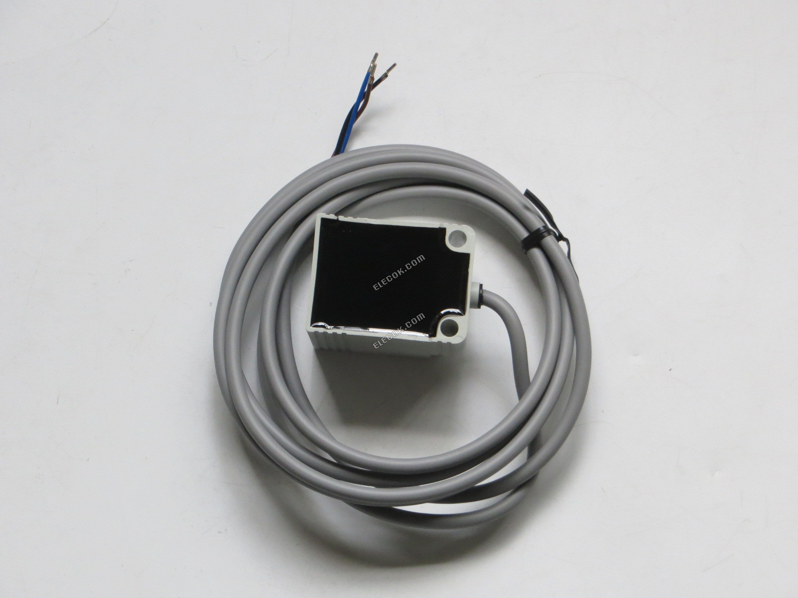 LE40SF15DNO proximity switch 