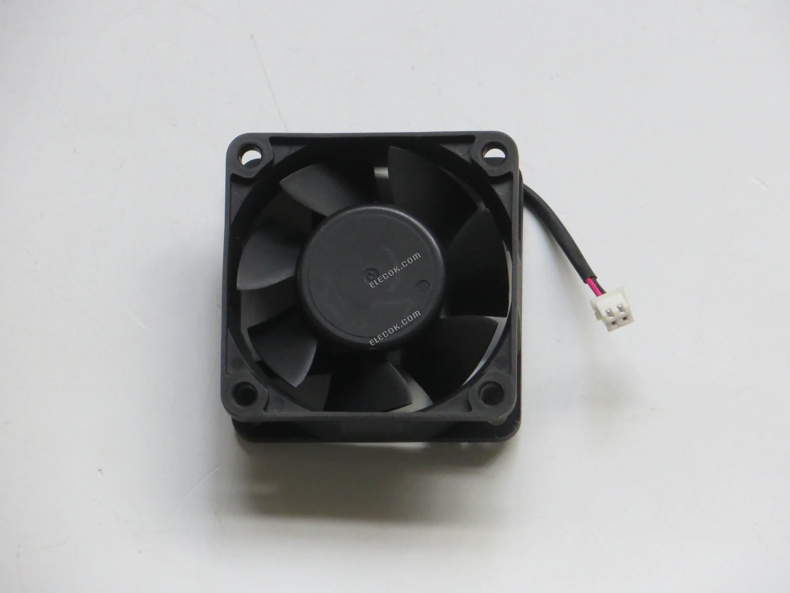 MAGIC MGA6012UB-O25 12V 0,38A 2 vezeték hűtőventilátor 