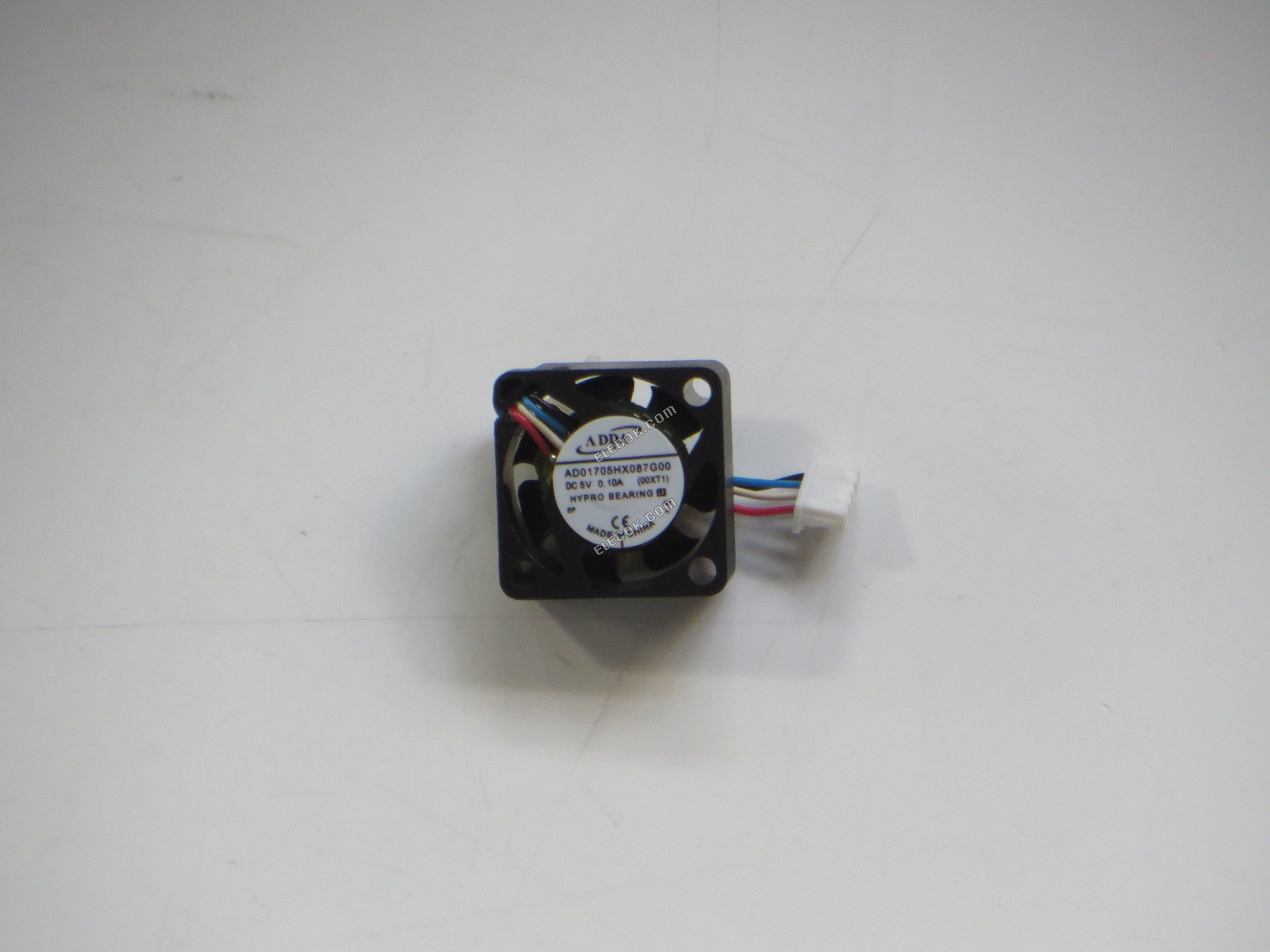 ADDA AD01705HX087G00 Szerver Négyzetes Ventilátor DC 5V 0.10A 4 Vezeték 