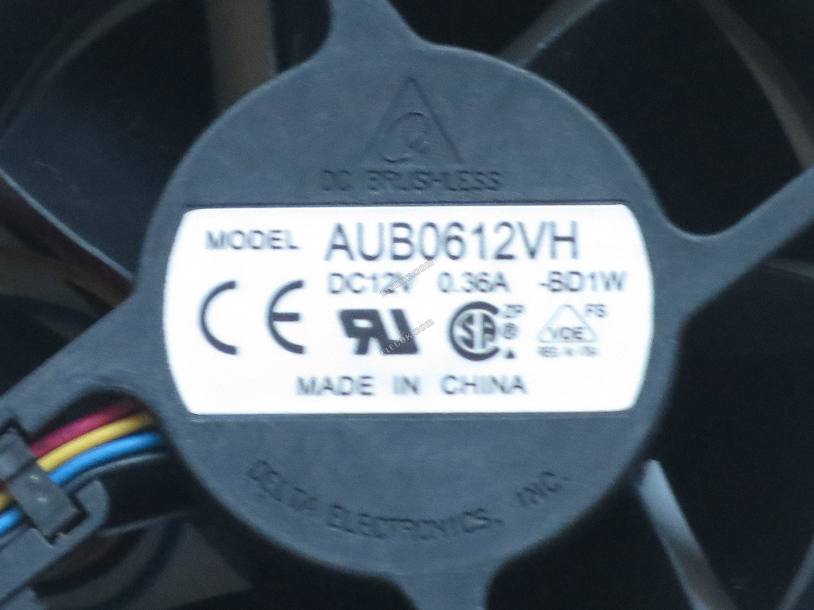 DELTA AUB0612VH 12V 0,36A 4 vodiče Chladicí Ventilátor 
