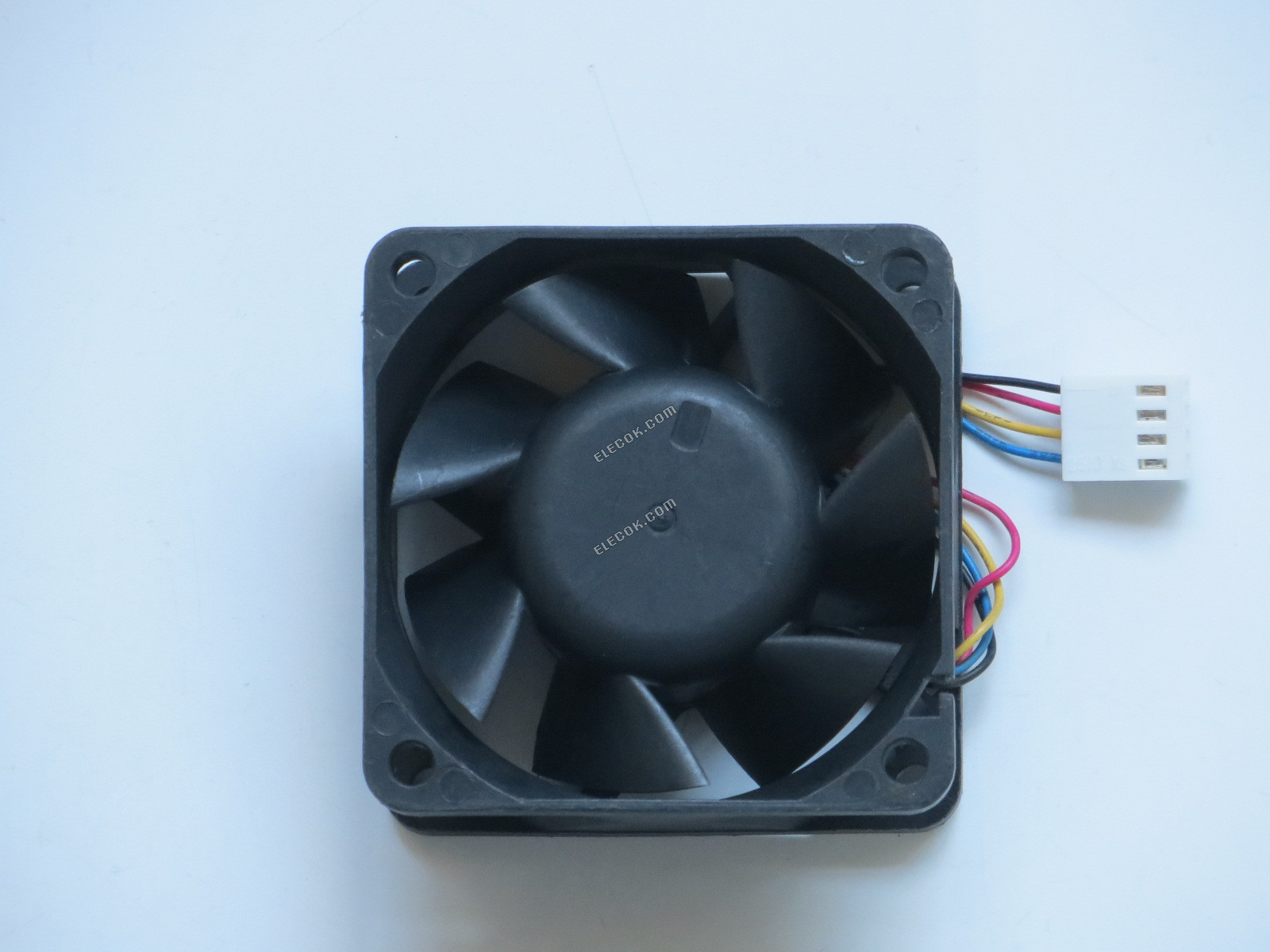 DELTA AUB0612VH 12V 0,36A 4 vodiče Chladicí Ventilátor 
