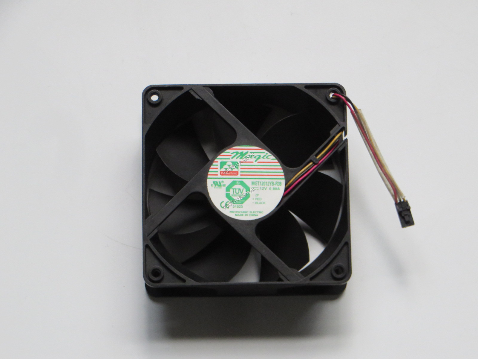 Magic MGT12012YB-R38 12V 0.80A 3 vezeték Hűtőventilátor 