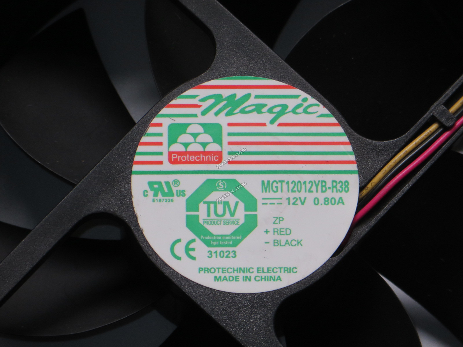 Magic MGT12012YB-R38 12V 0.80A 3 vezeték Hűtőventilátor 