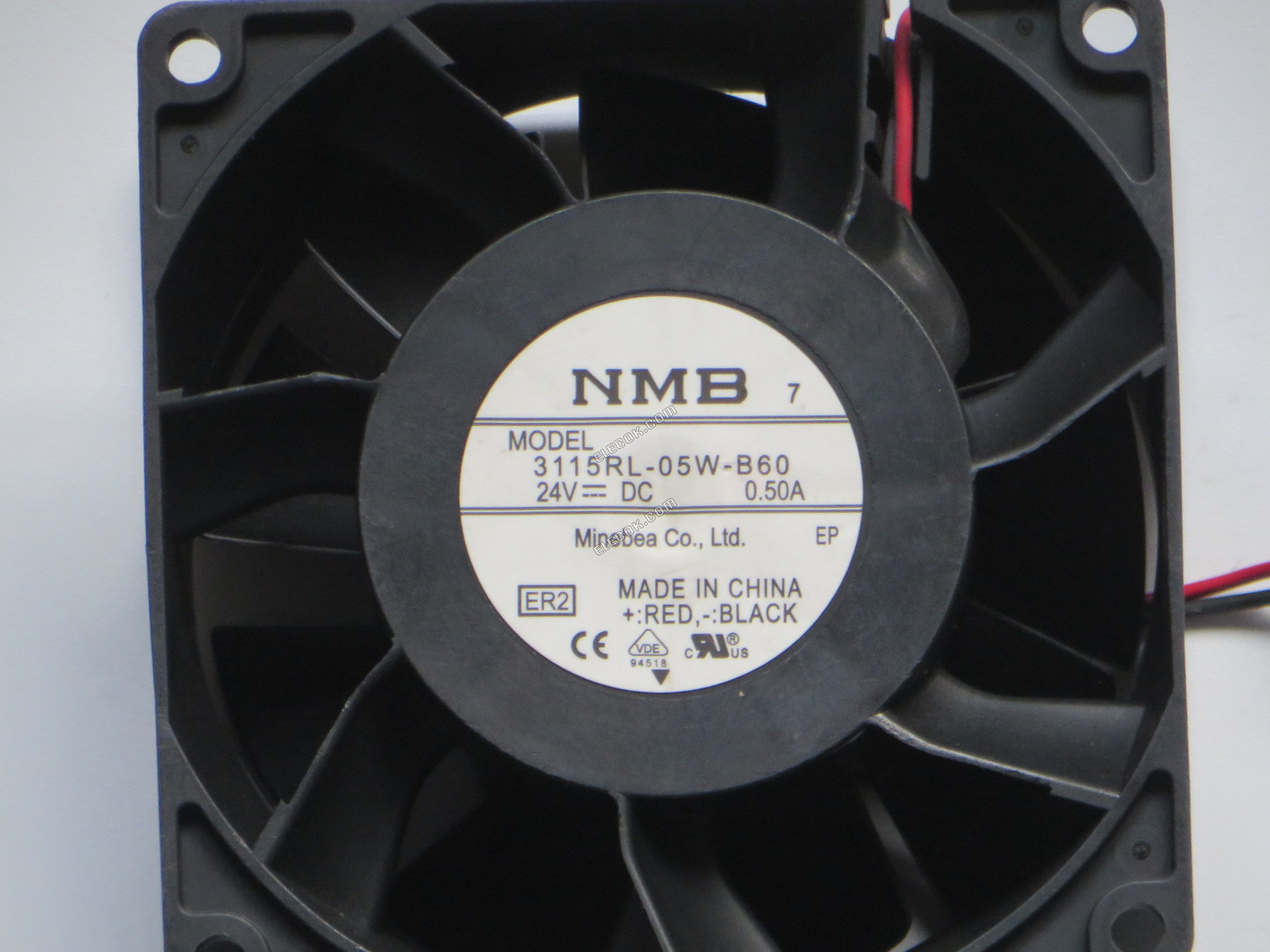 NMB 3115RL-05W-B60 24V 0.50A 2 vezeték hűtőventilátor Felújított 