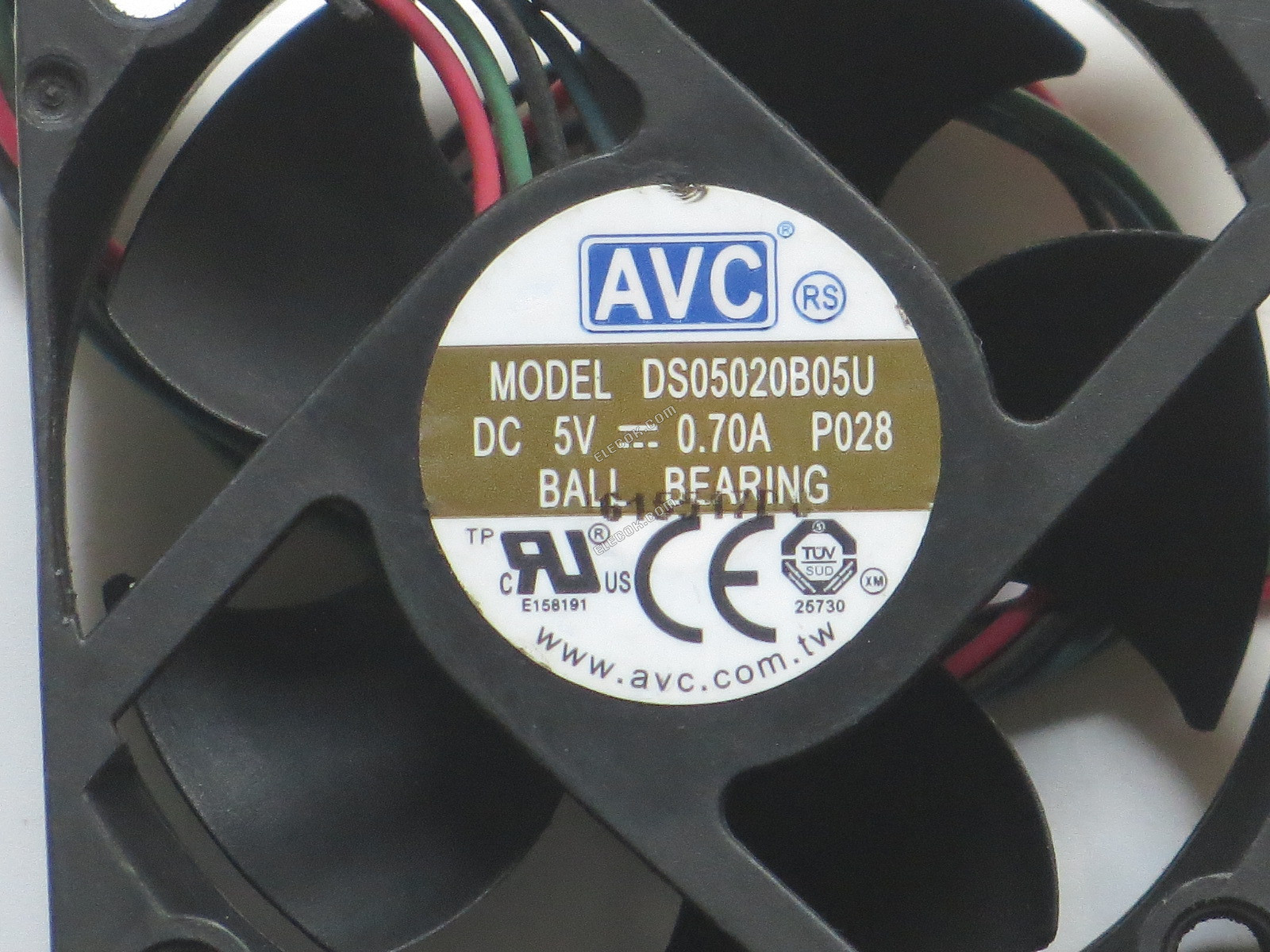 AVC DS05020B05U 5V 0,7A 4 vezeték Hűtőventilátor 