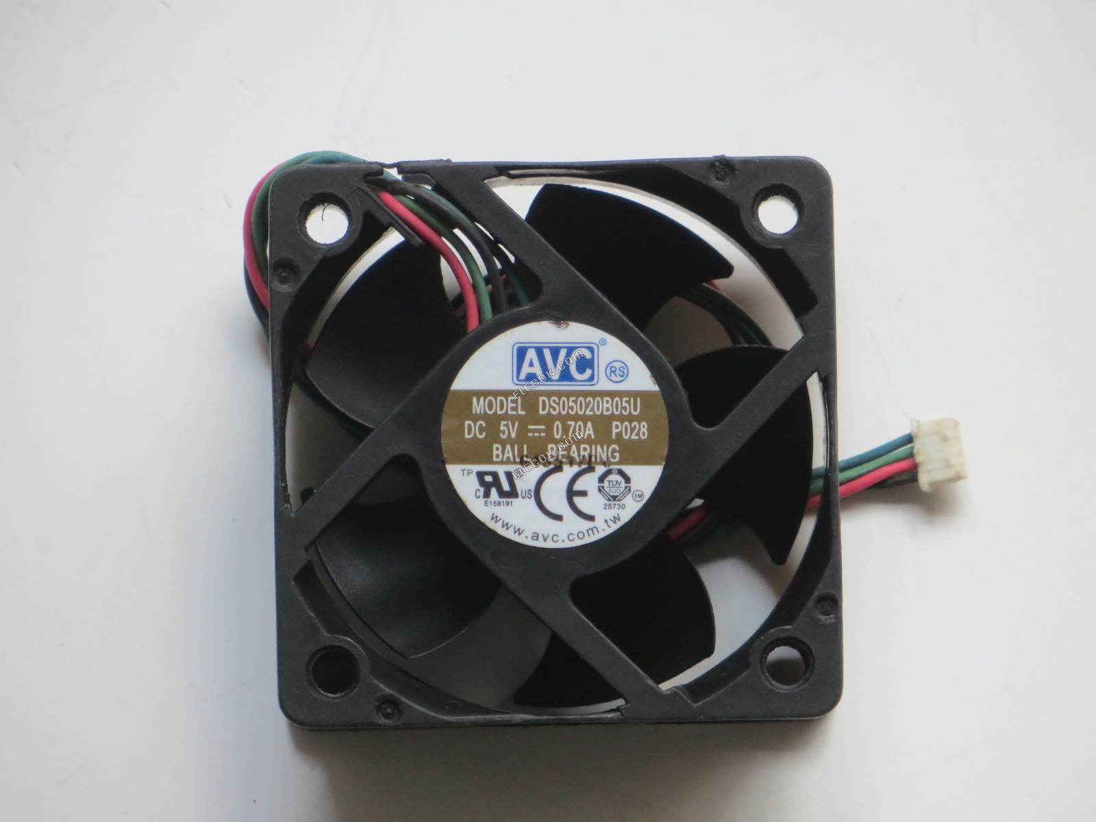 AVC DS05020B05U 5V 0,7A 4 vezeték Hűtőventilátor 