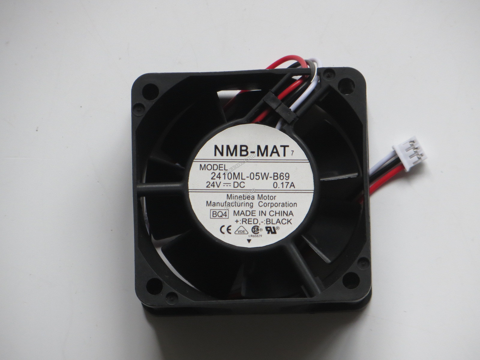 NMB 2410ML-05W-B69-BQ4 24V DC 0,17A 3 vodiče Chladicí Ventilátor 