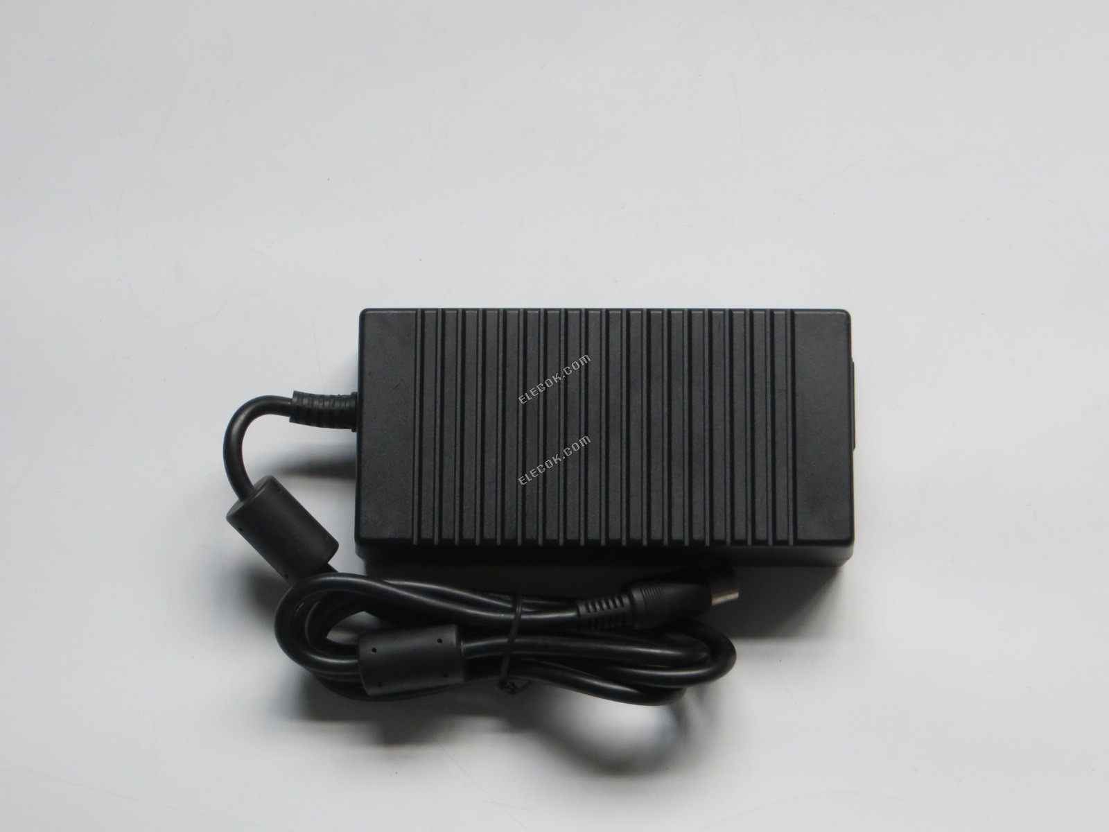 Delta Electronics ADP-100EB AC Adapter 5V-12V 12V 8,33A, 8P P1, 2, 3, 8=12V+, C14, Használt 