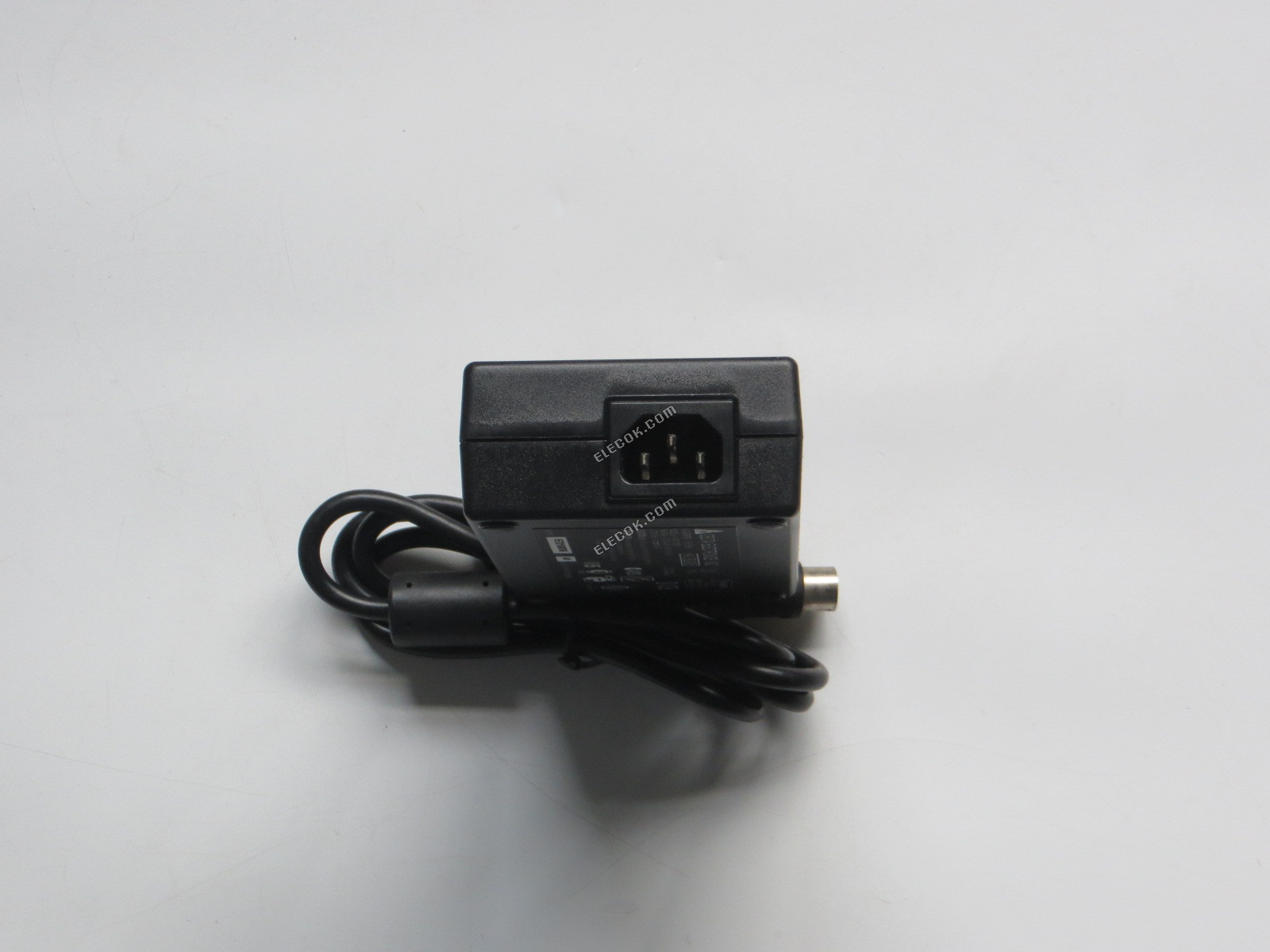 Delta Electronics ADP-100EB AC Adapter 5V-12V 12V 8,33A, 8P P1, 2, 3, 8=12V+, C14, Használt 