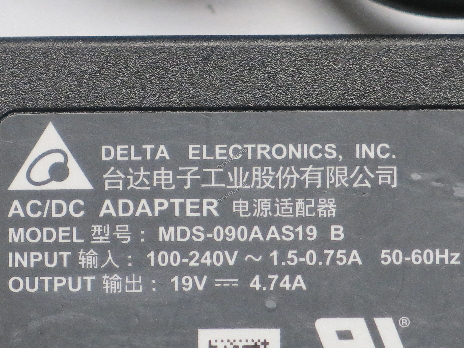 DELTA Delta 19V4.74A MDS-090AAS19 B 4pin, použitý 
