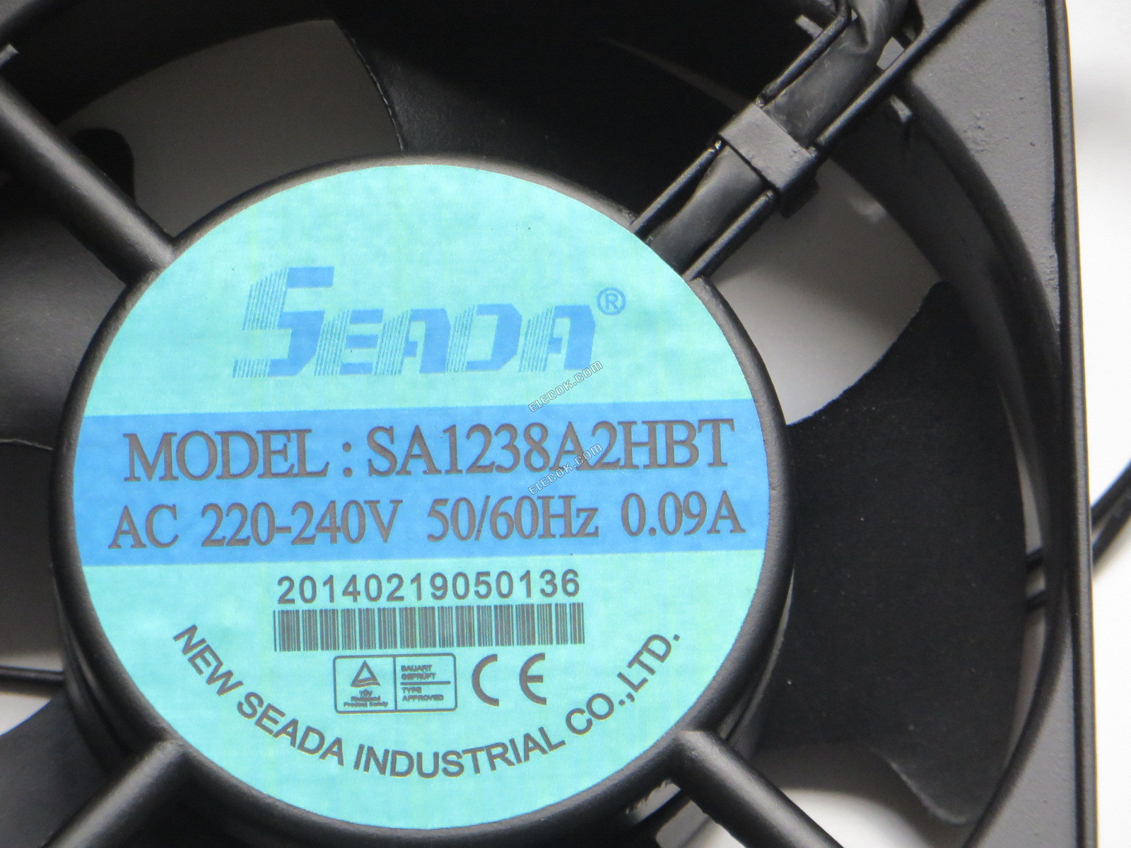 SEADA SA1238A2HBT 220-240V 50/60HZ 0,09A 2 vodiče Ventilátor 