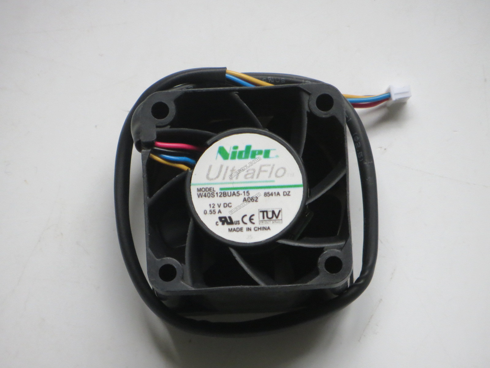 NIDEC W40S12BUA5-15 12V 0,55A 4 vodiče Chladicí Ventilátor 