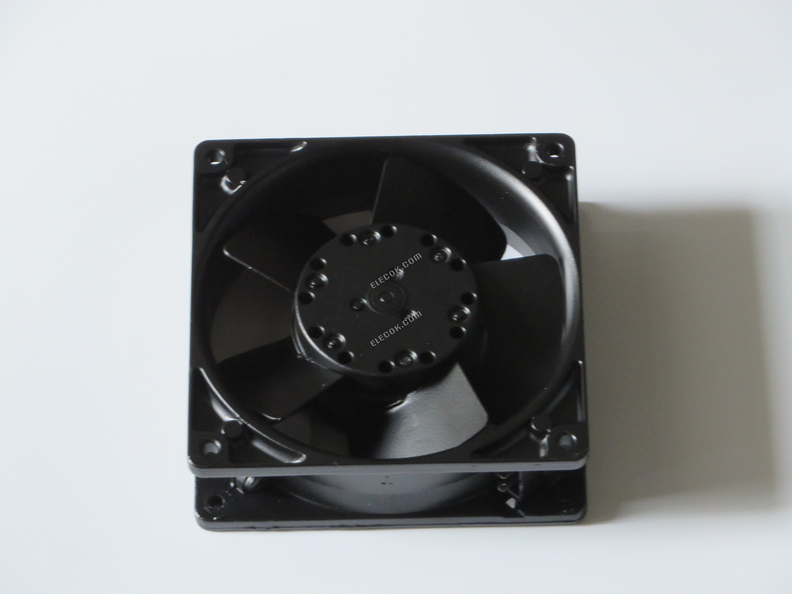 Ebmpapst W2S107-AA15-39 115V 20W Chladicí Ventilátor se zásuvkovým připojením 