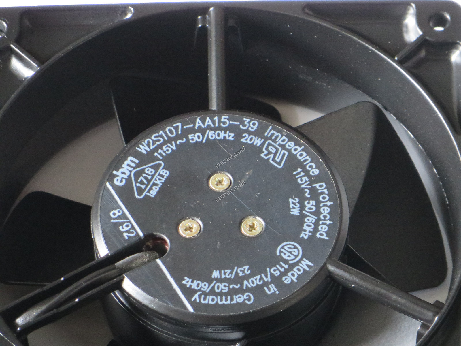 Ebmpapst W2S107-AA15-39 115V 20W Chladicí Ventilátor se zásuvkovým připojením 