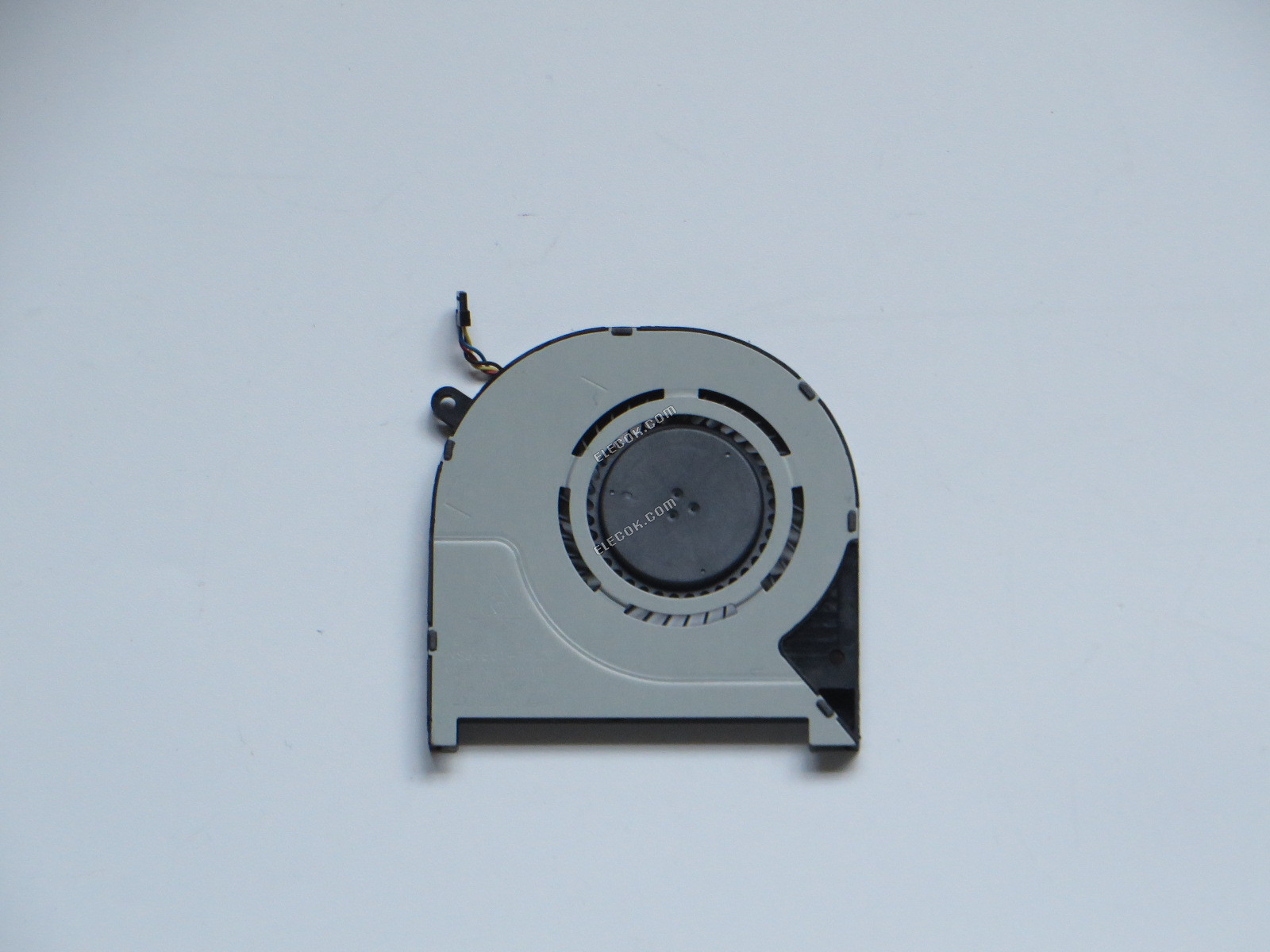 Delta Electronics NS85B01-15L25 5V 0.50A 4 vezeték Hűtőventilátor Felújított 