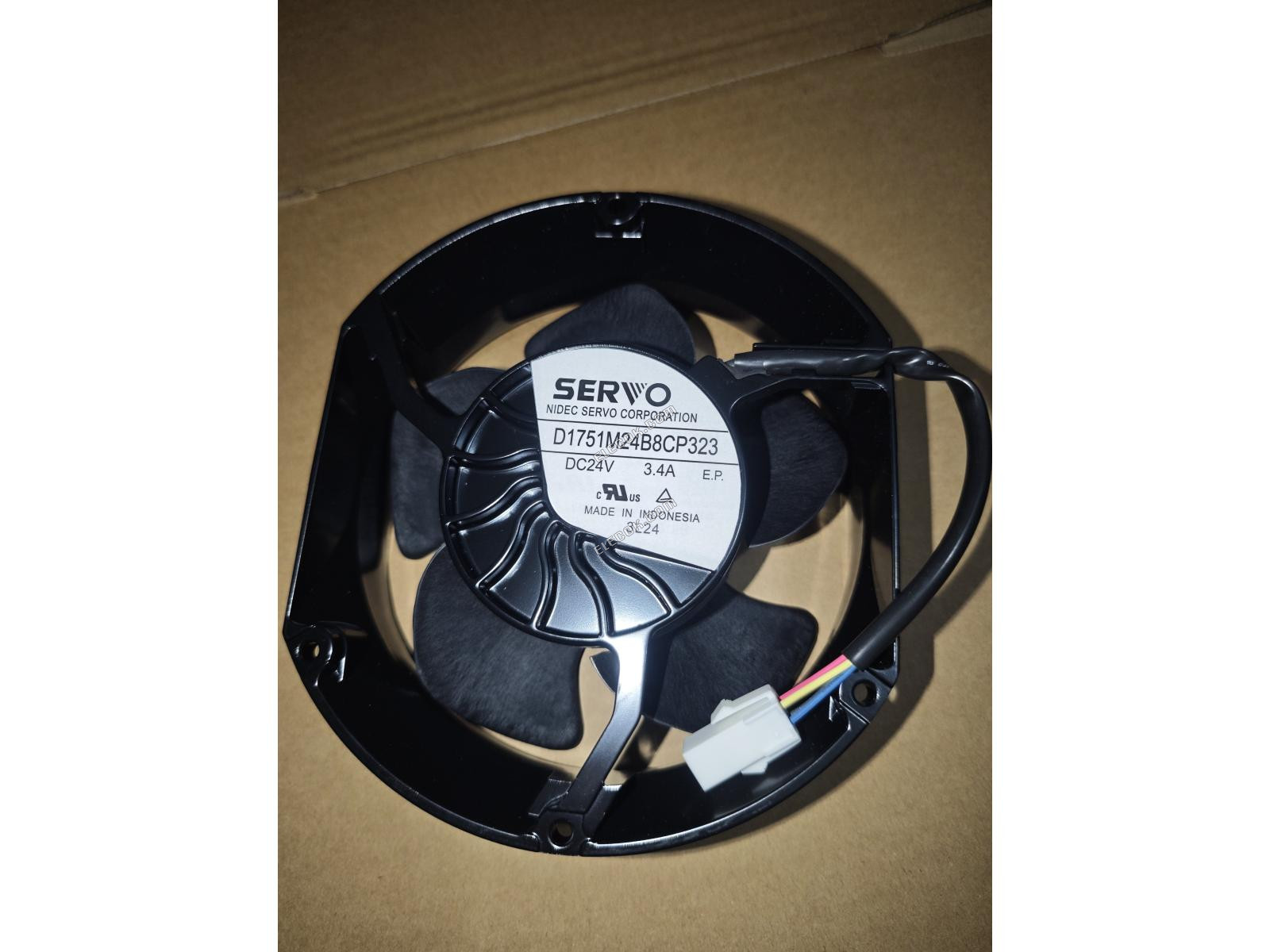SERVO D1751M24B8CP323 24V 3,4A 4 vezeték hűtőventilátor, eredeti Használatlan Régi Készlet fekete 