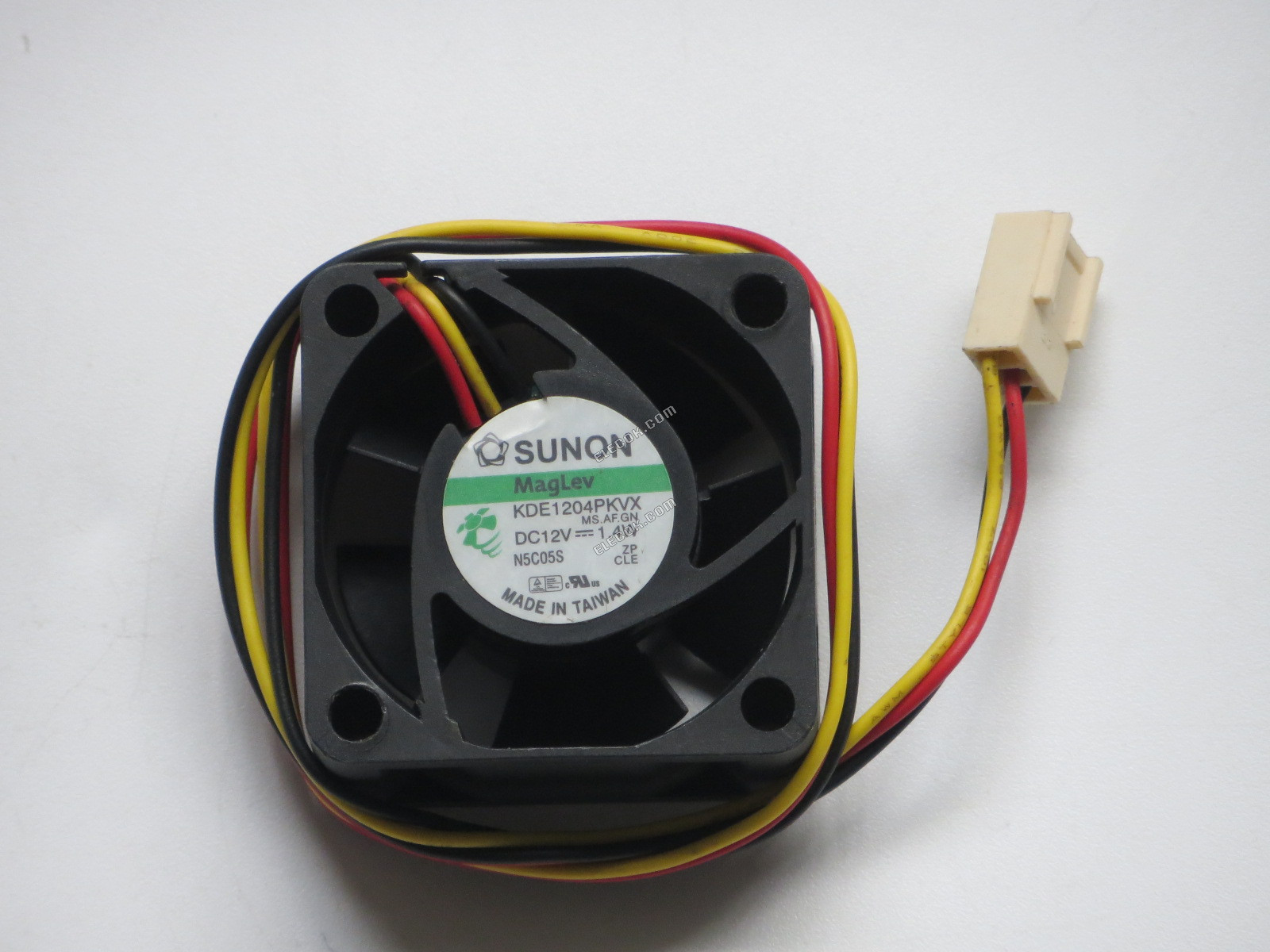 Sunon KDE1204PKVX MS.AF.GN 12V 1,4W 3 vezetékek Hűtőventilátor 
