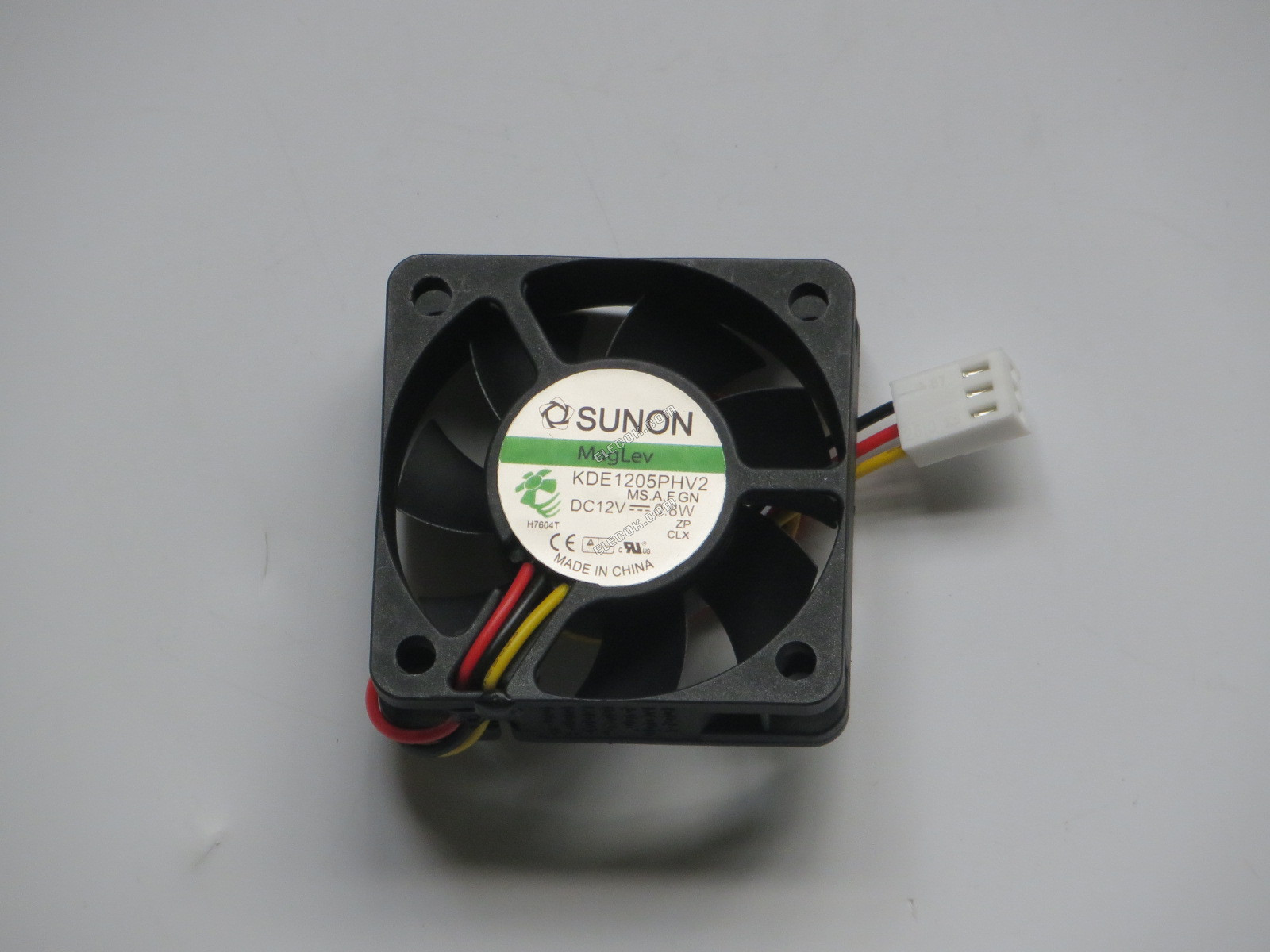 Sunon KDE1205PHV2 MS.A.F.GN 12V 0,8W 3 vodiče Chladicí Ventilátor 